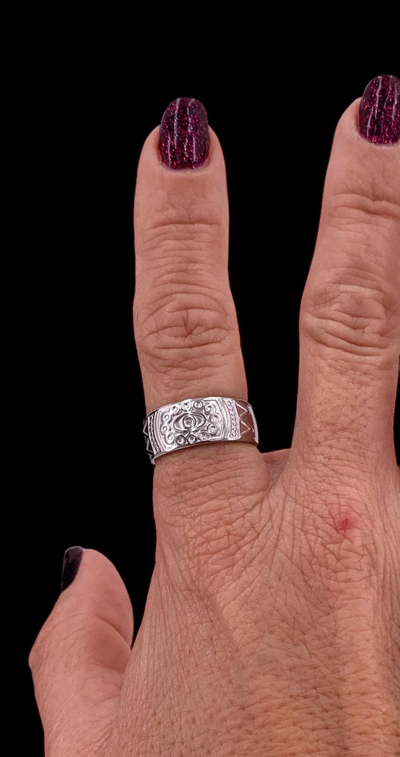 Chunky ring, Silver boho ring, engraved  boho silver ring, chunky ring, Statement ring, Uno de 50 Style, curved ring, Egyptian eye ring