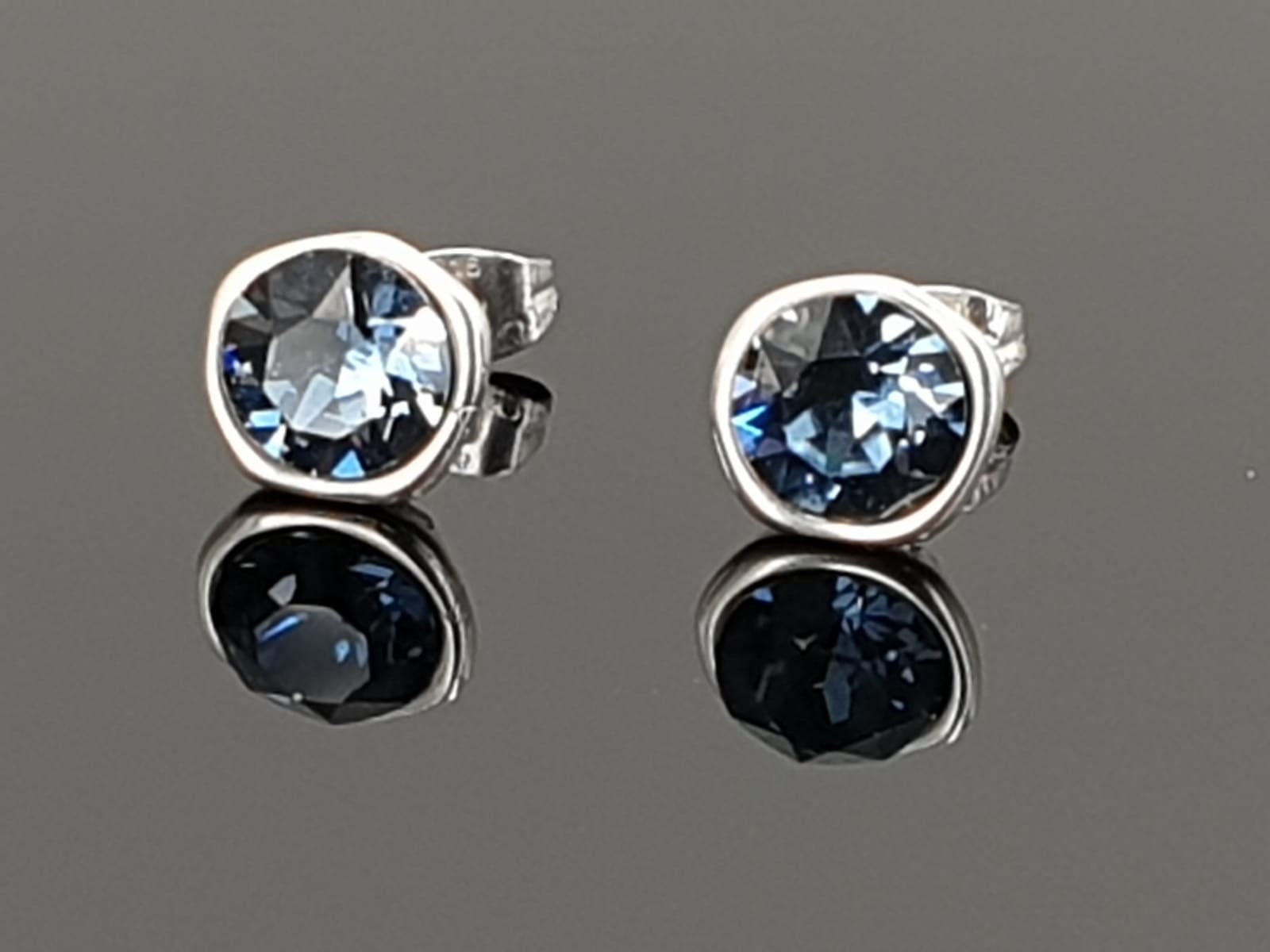 Swarovski Crystal Stud Earrings – 17 Colors Available – Silver-Plated – Sparkling Everyday & Party Jewelry - uno de 50 style - gift for her