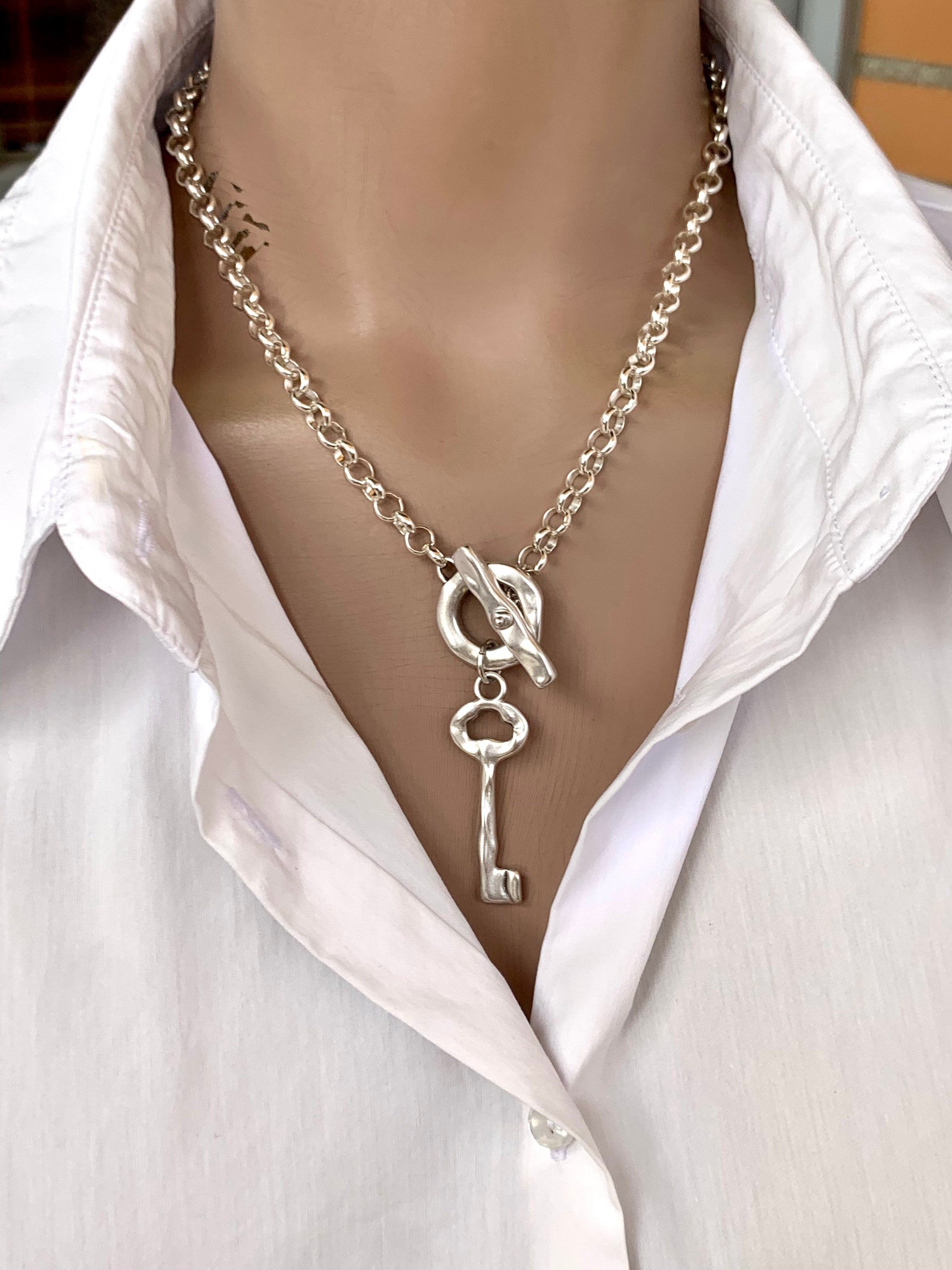 Chunky chain necklace, key pendant necklace,  silver chain necklace, bold chain silver necklace, 50 style necklace, toggle clasp necklace