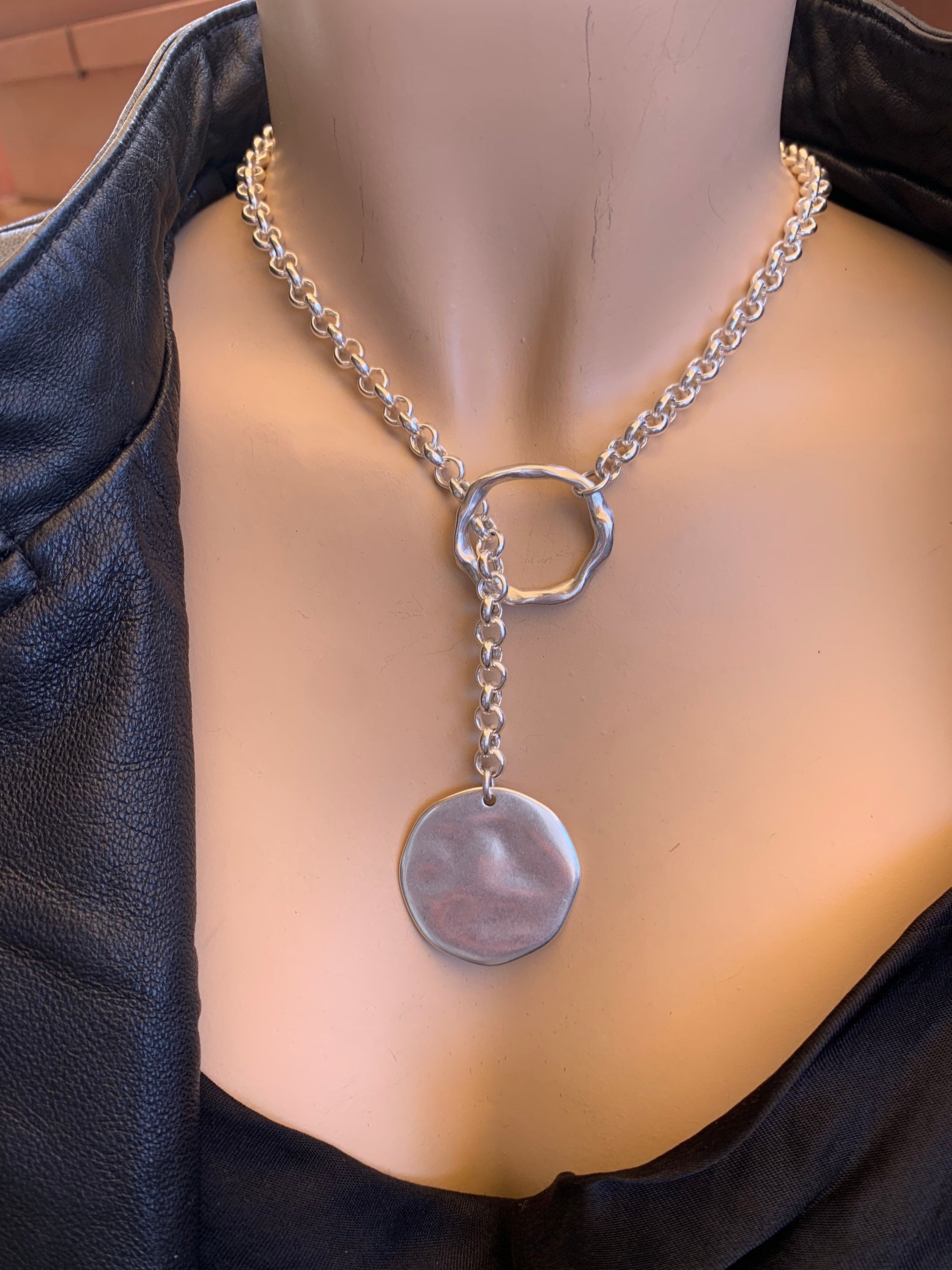 Thick chain lariat necklace, silver lariat necklace, bold chain necklace with disc pendant, dangling disc necklace, uno de 50 style