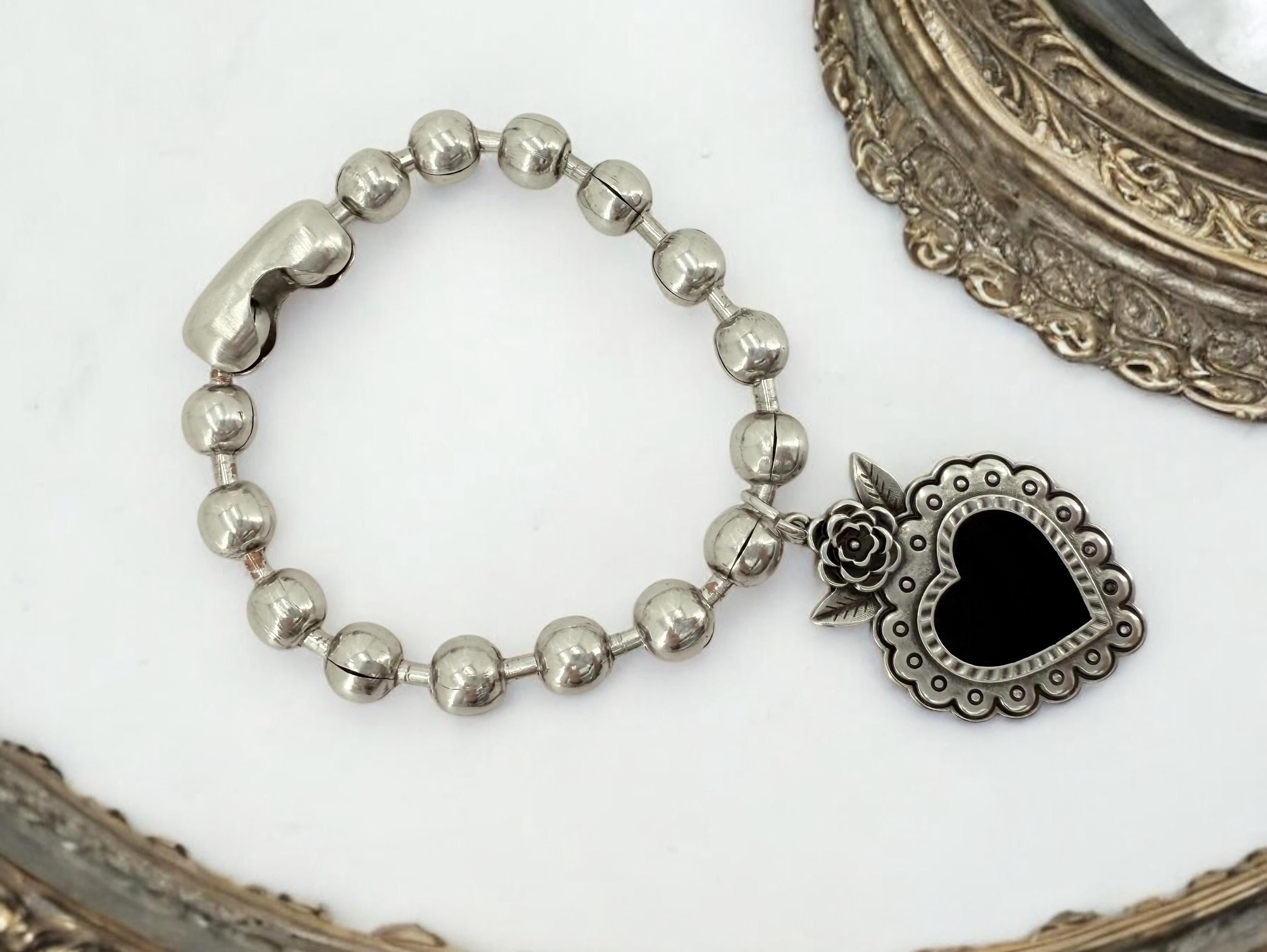 Chunky silver balls chain bracelet with black heart pendant, bold balls chain bracelet, thick chain bracelet, chunky silver bracelet, gift