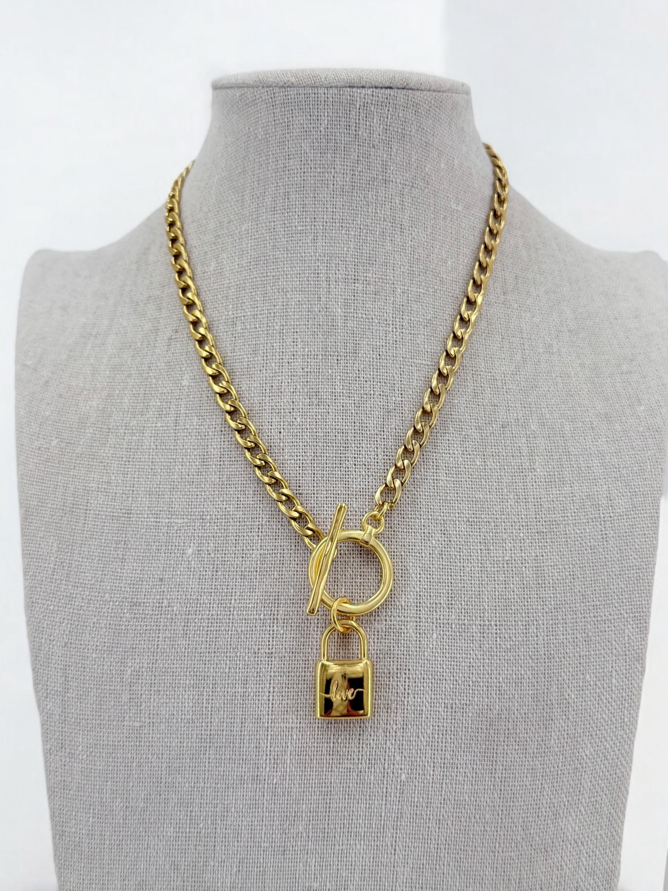 Sculptural Gold Padlock pendant chunky Choker – Cuban Stainless Steel Chain with 24k Gold-Plated Toggle Clasp – Handmade Statement Necklace