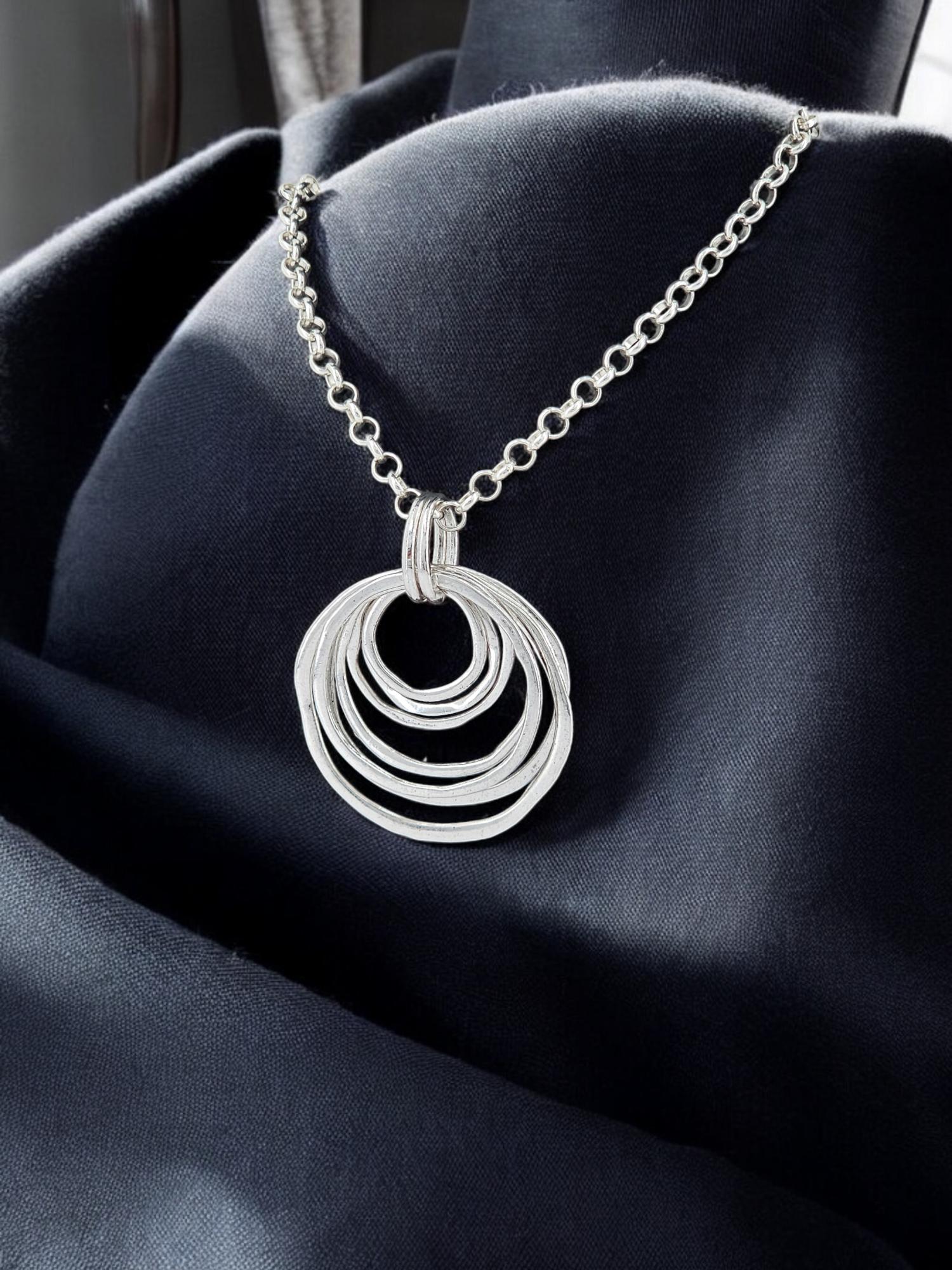 Bold Multi-Ring Pendant Necklace – Chunky Rolo Chain with Unique Silver Links – Statement Jewelry- gift for women - Scultural necklace