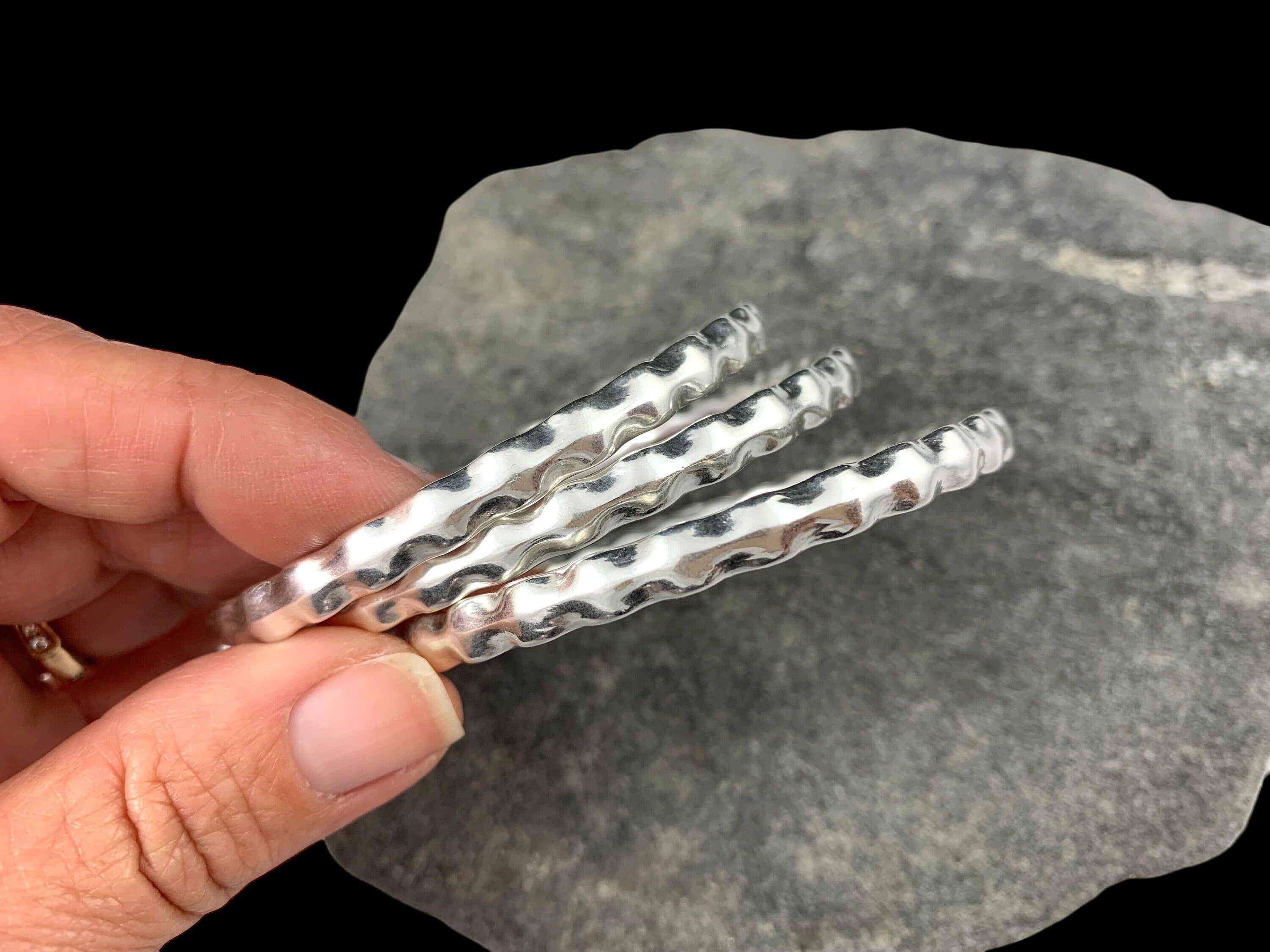 Shiny sterling silver plated hammered bangle, heart engraved bangle, stackable silver bangle bracelet, silver cuff bracelet, rigid bangle