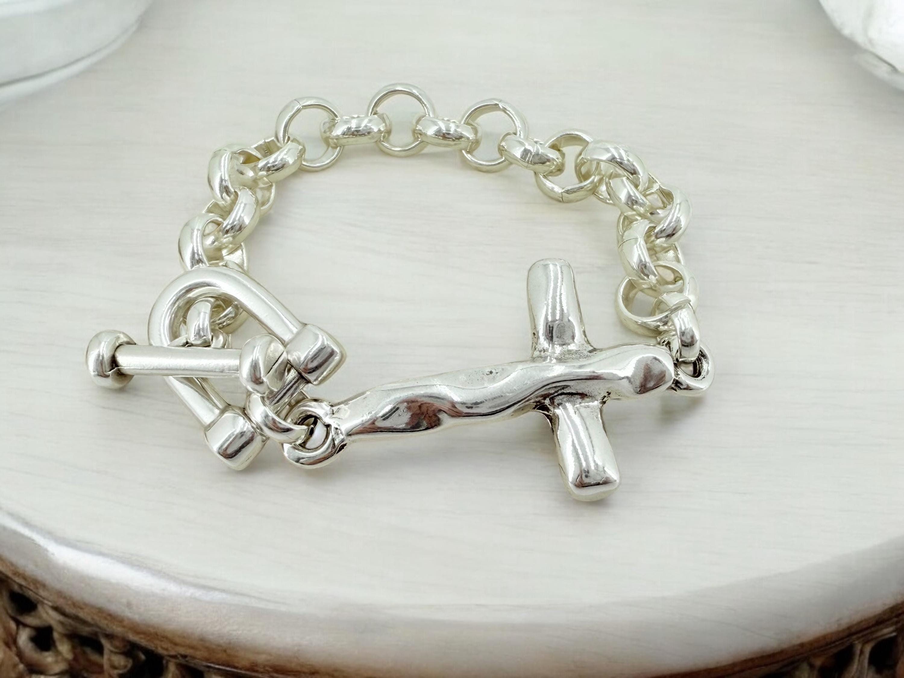 Chunky Silver chain bracelet with cross, bold link rolo bracelet, heavyweight toggle bracelet, bold bracelet, uno de 50 style, women gift