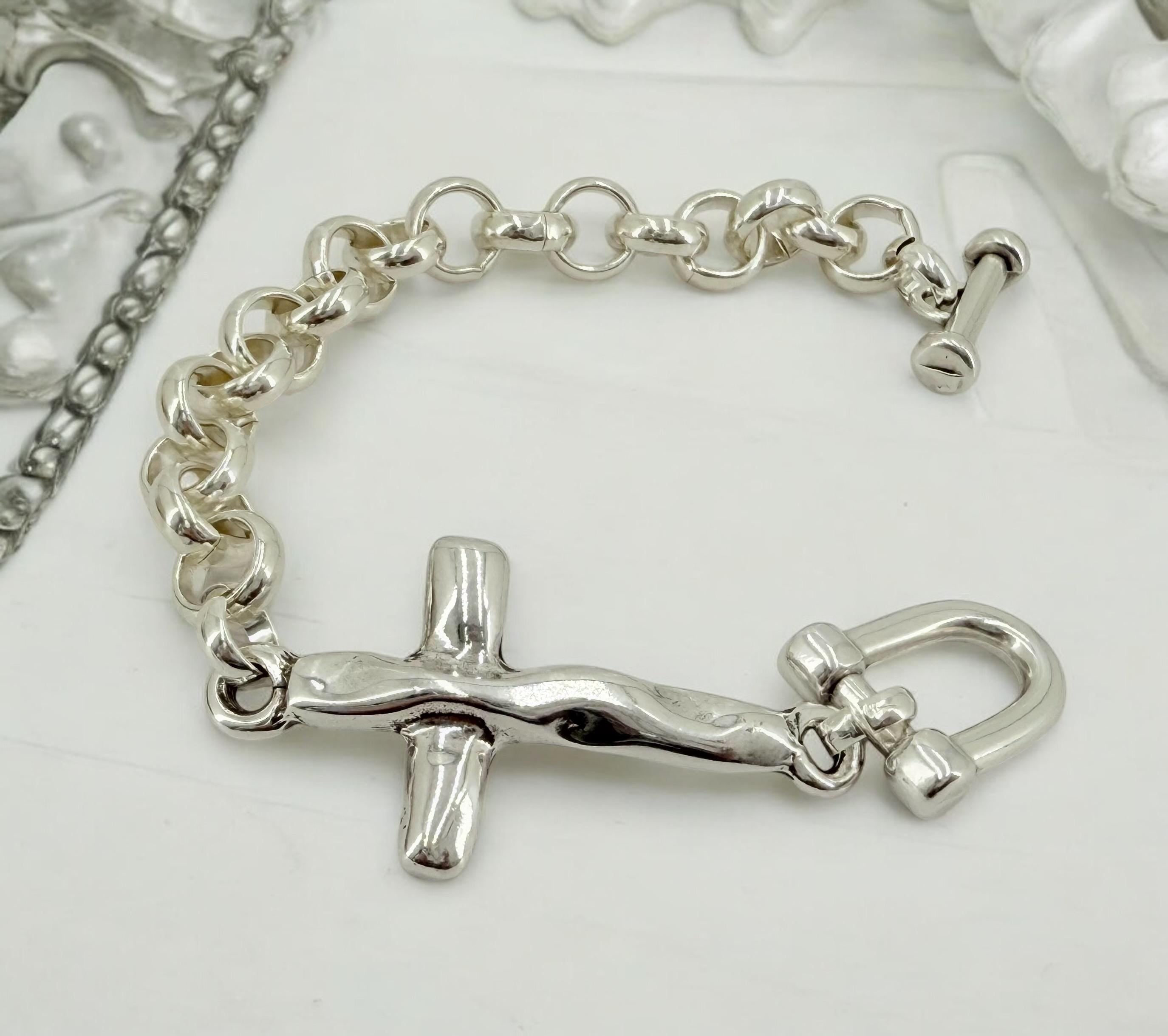 Chunky Silver chain bracelet with cross, bold link rolo bracelet, heavyweight toggle bracelet, bold bracelet, uno de 50 style, women gift