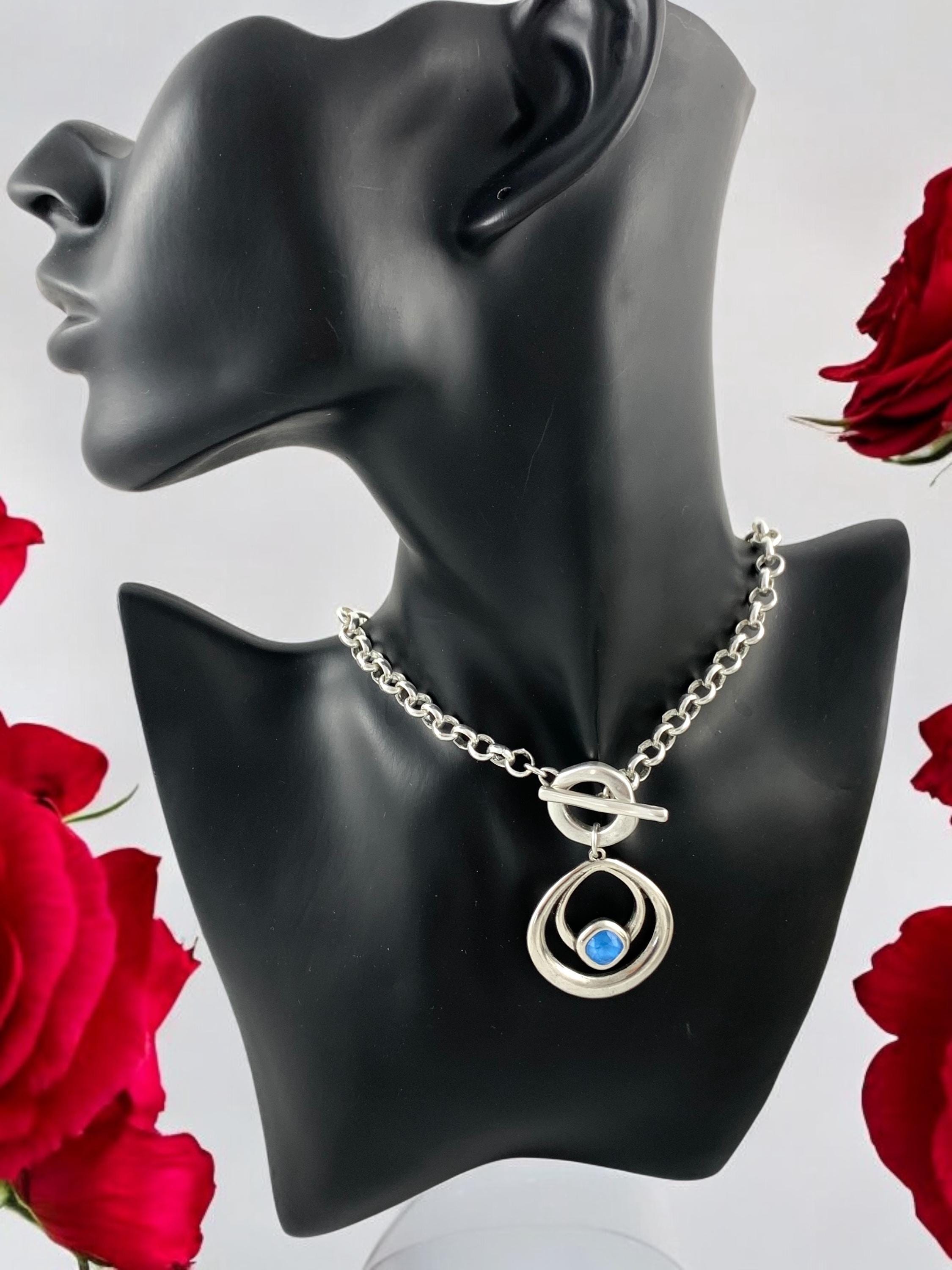Silver Toggle chunky Necklace with Blue Swarovski Pendant – Bold Sculptural Statement necklace, uno de 50 Style