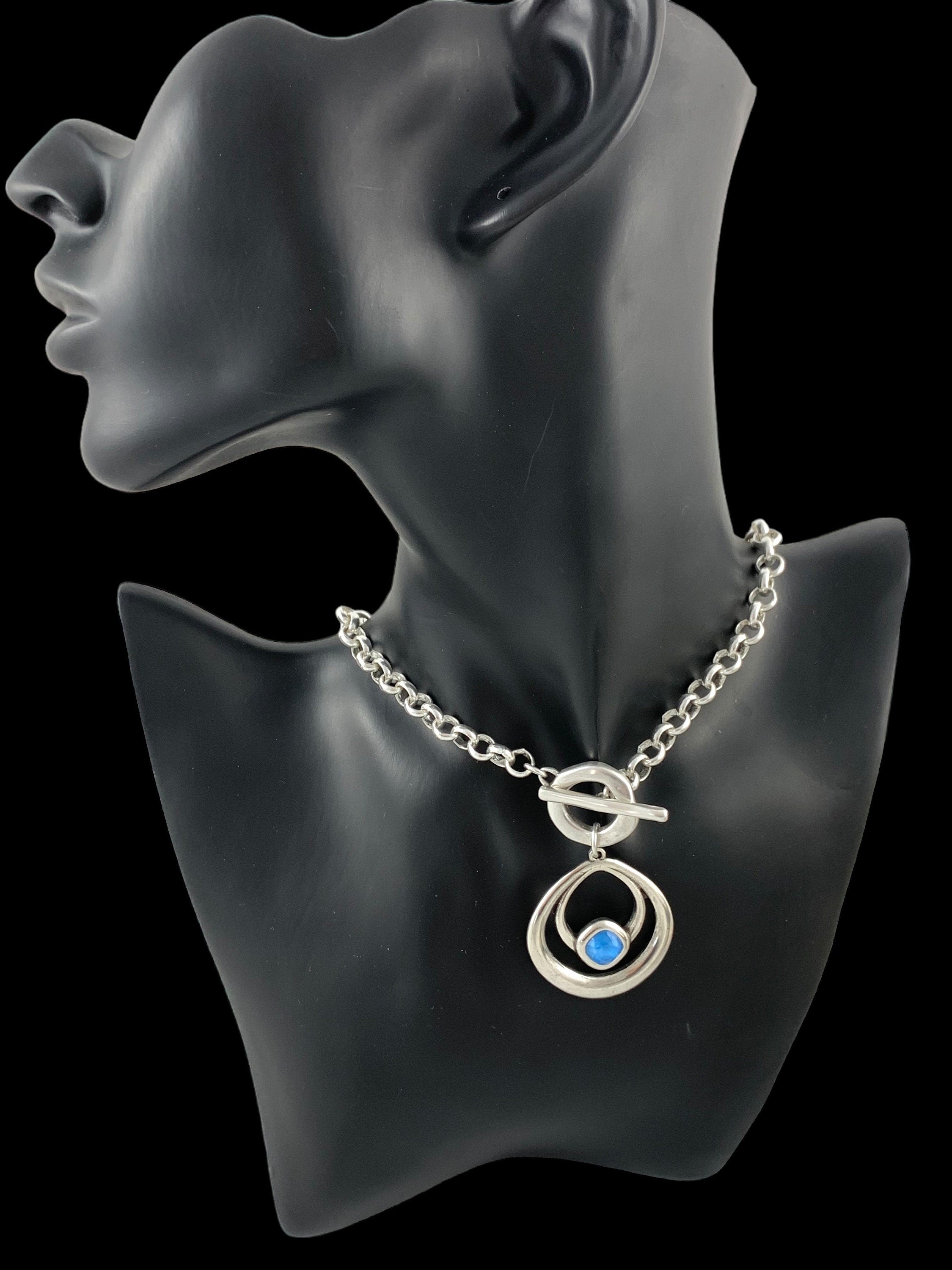 Silver Toggle chunky Necklace with Blue Swarovski Pendant – Bold Sculptural Statement necklace, uno de 50 Style