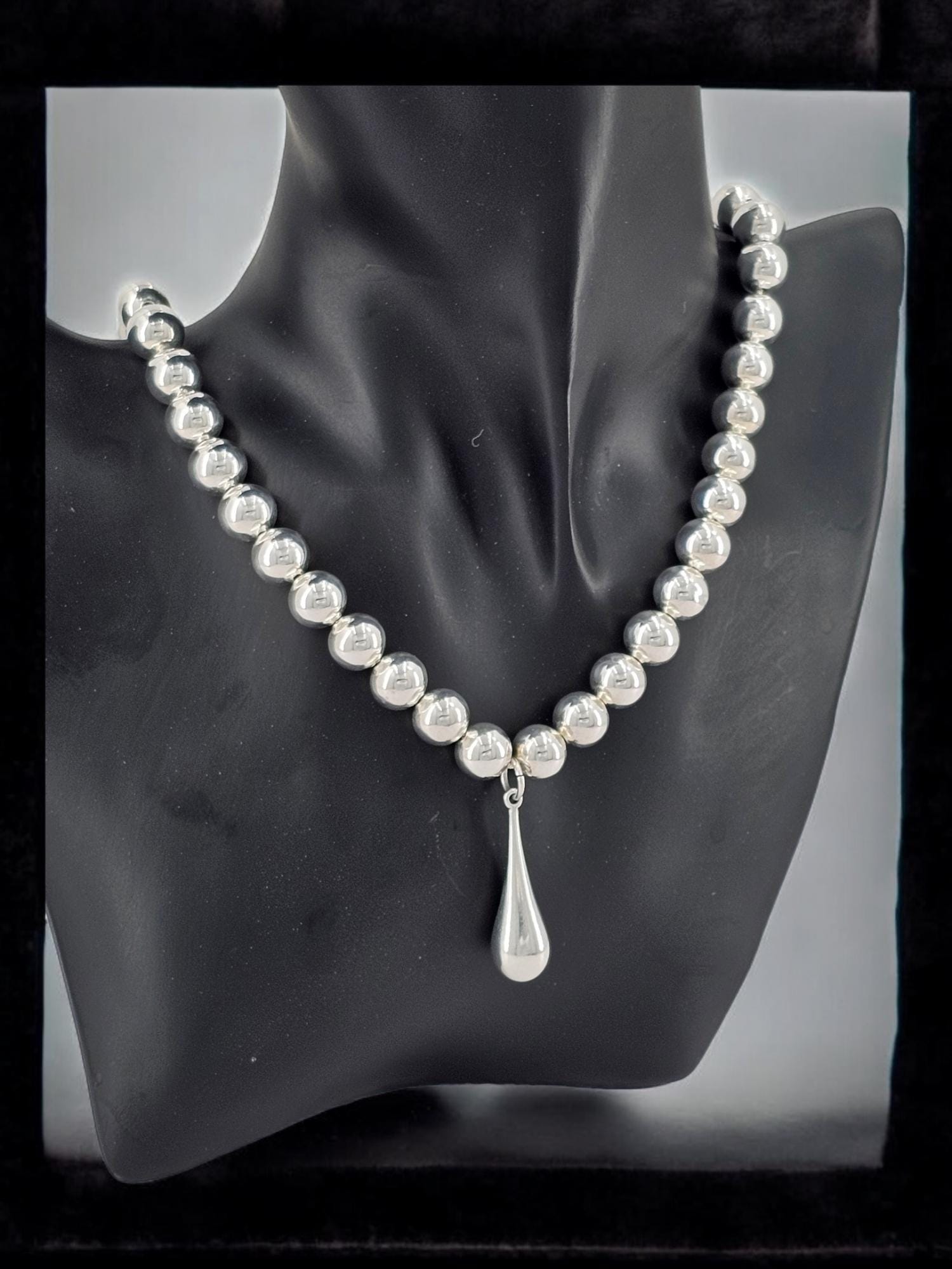 chunky silver drop necklace, elegant silver drop necklace, drop necklace, vintage necklace, uno de 50 style, elegant classic necklace