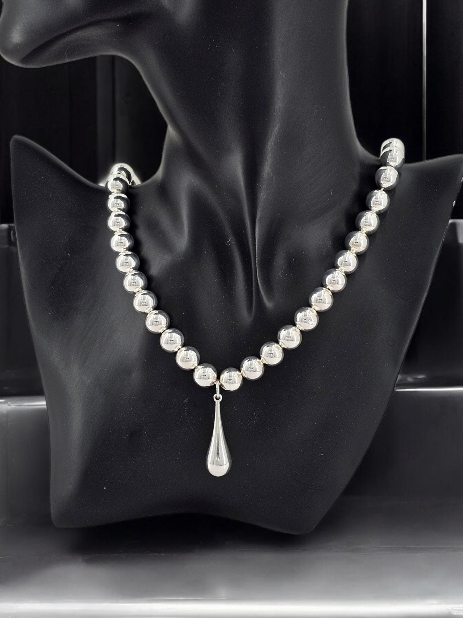 chunky silver drop necklace, elegant silver drop necklace, drop necklace, vintage necklace, uno de 50 style, elegant classic necklace