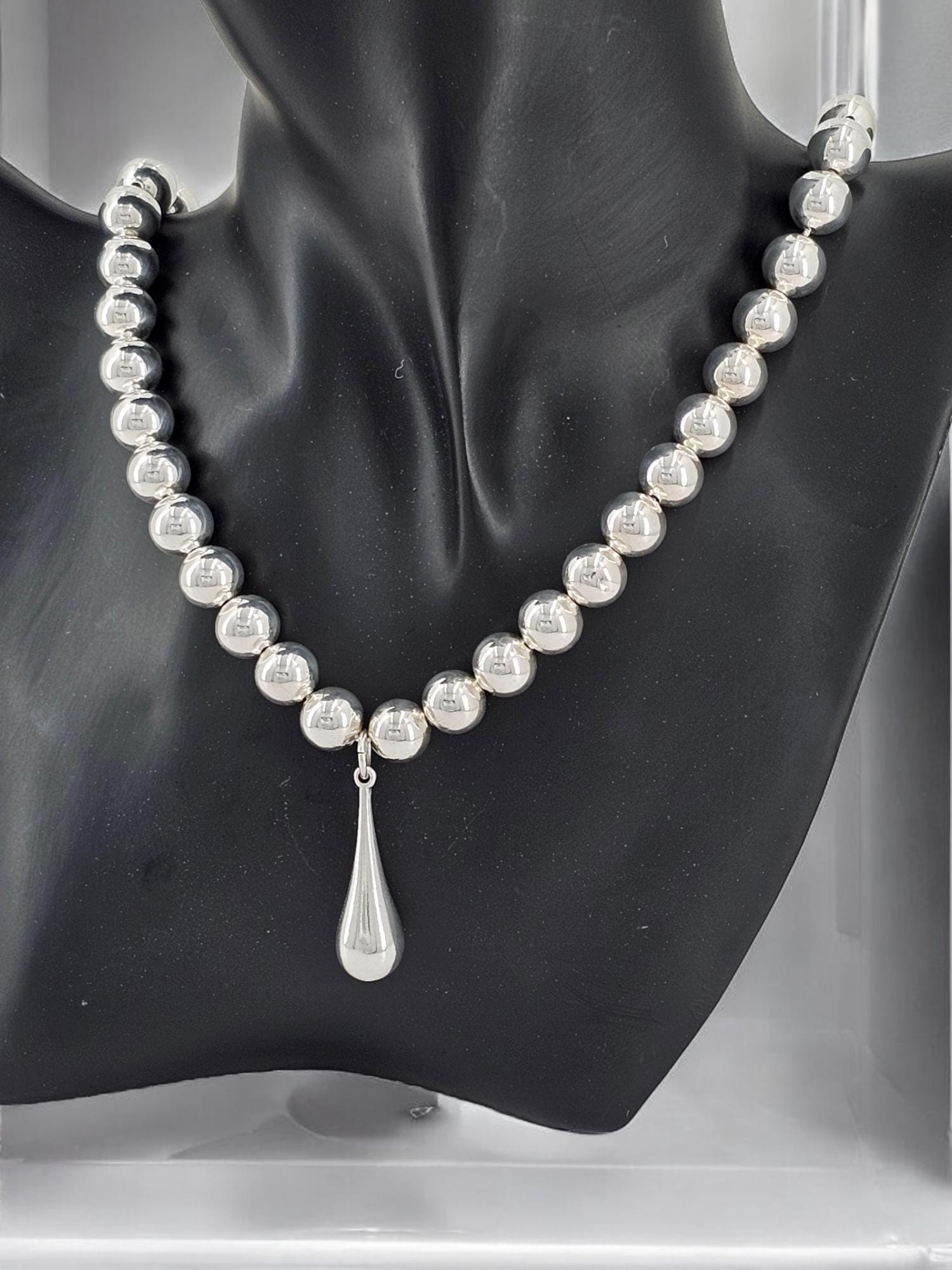 chunky silver drop necklace, elegant silver drop necklace, drop necklace, vintage necklace, uno de 50 style, elegant classic necklace