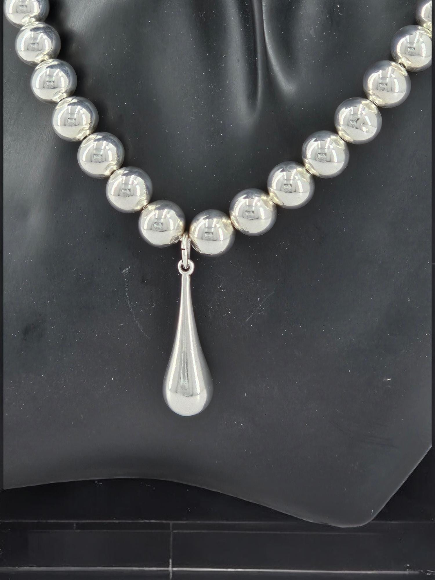 chunky silver drop necklace, elegant silver drop necklace, drop necklace, vintage necklace, uno de 50 style, elegant classic necklace