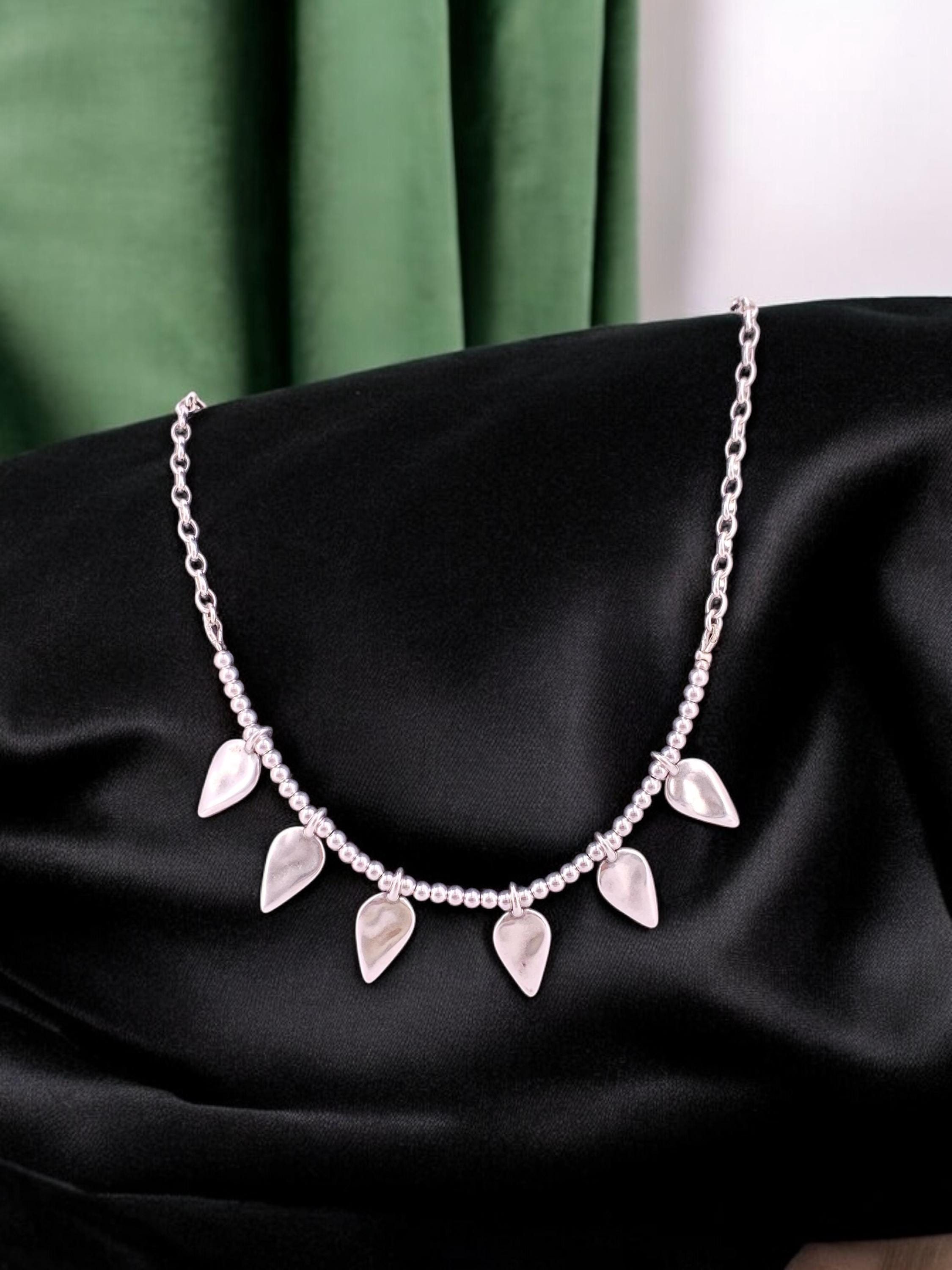 Dainty silver chain beaded necklace with drop pendant charms, silver choker with delicate pendants, uno de 50 style, Christmas present