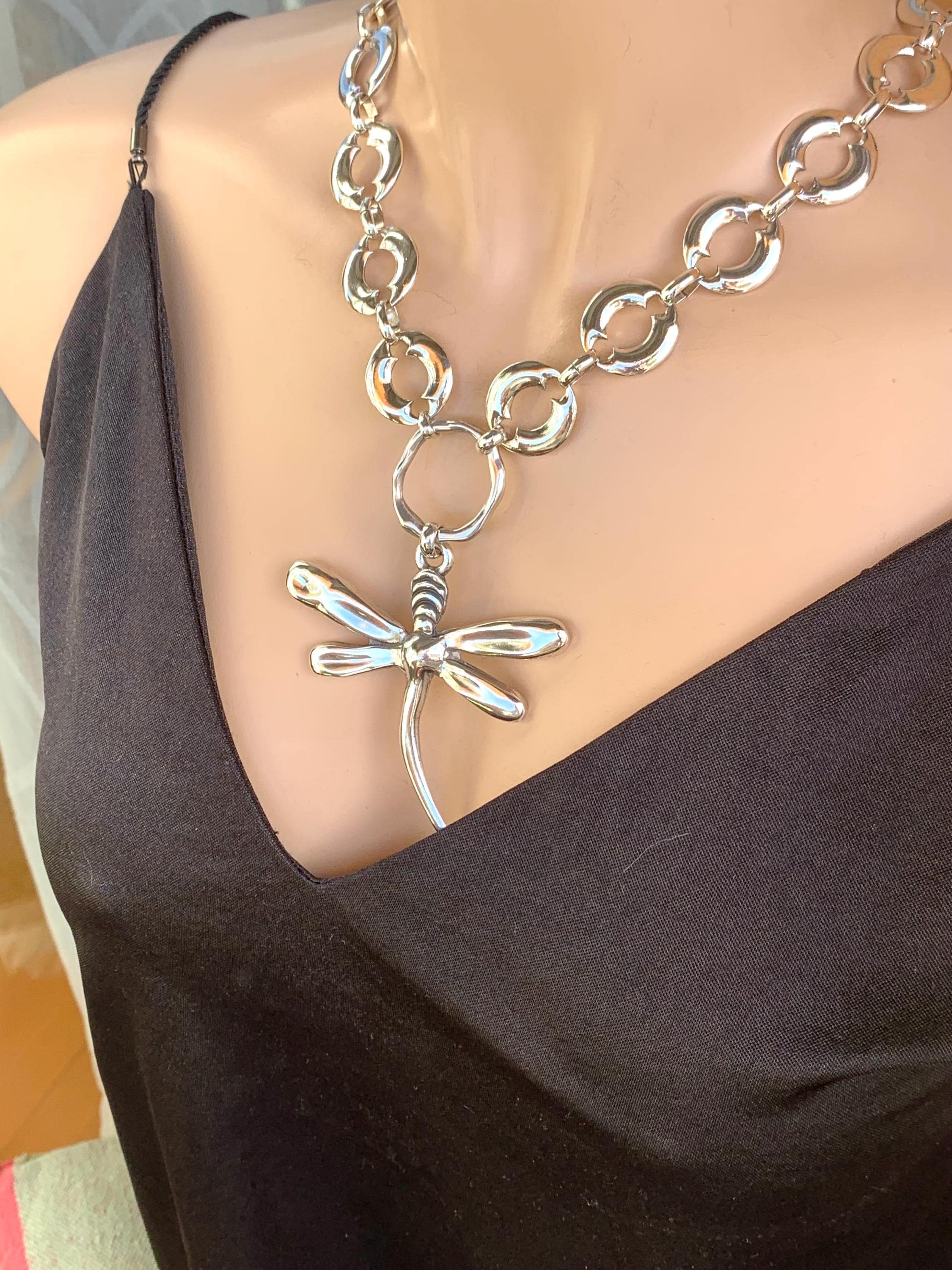 Big dragonfly pendant necklace, chunky heavyweight silver chain necklace, large pendant chain necklace, statement necklace, uno de 50 style