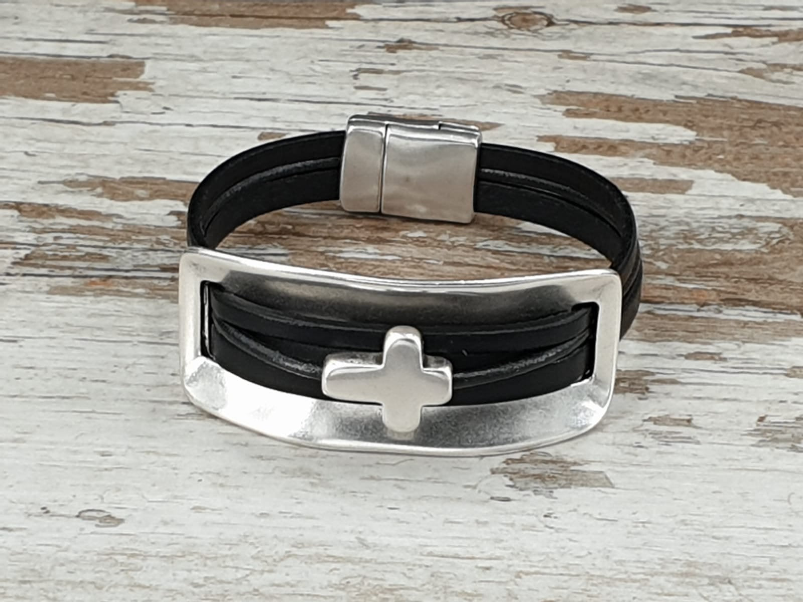 Black Leather Bracelet with Zamak Cross – Bold Centerpiece & Magnetic Clasp | chunky silver unisex cuff, uno de 50 style