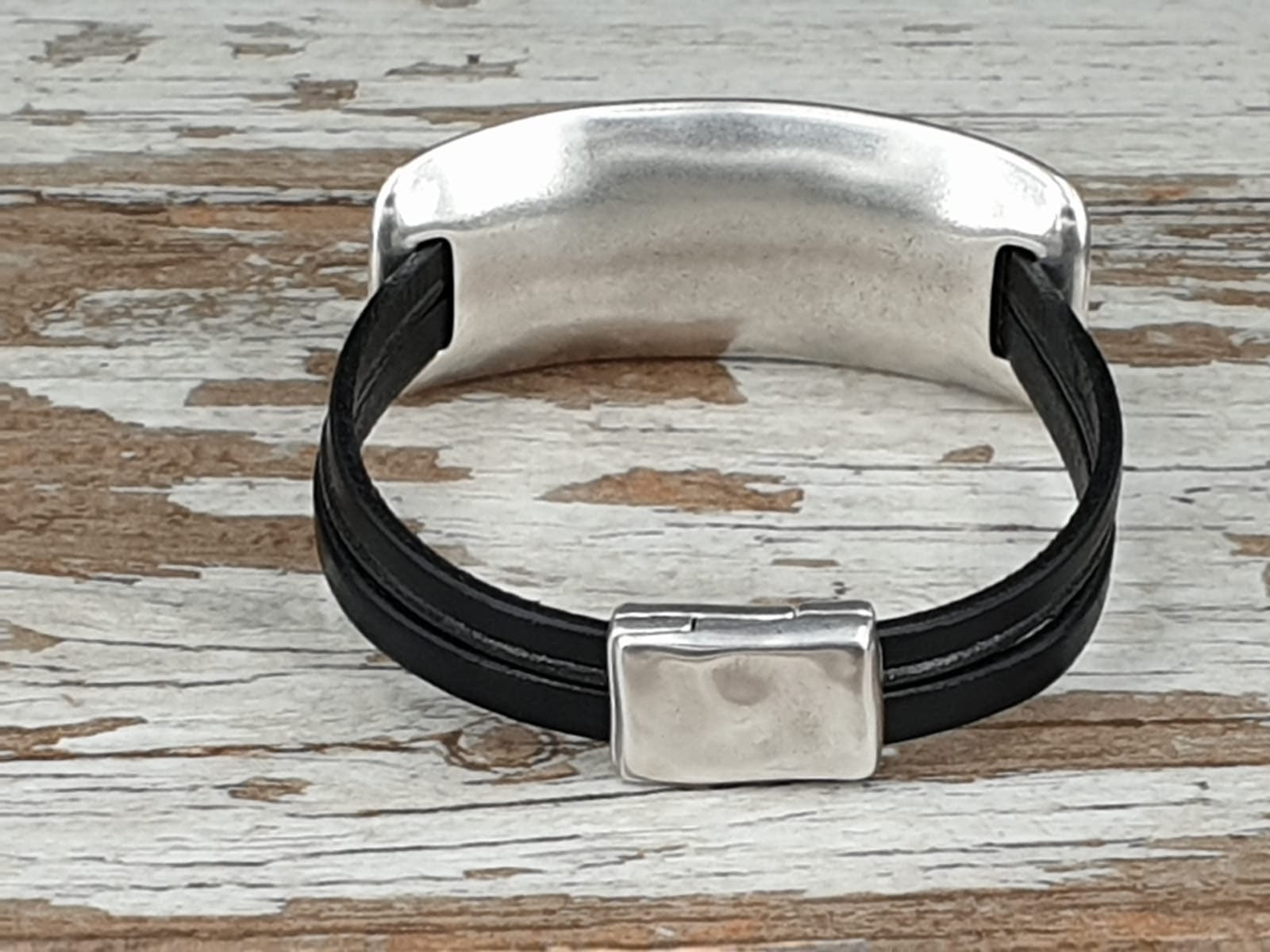 Black Leather Bracelet with Zamak Cross – Bold Centerpiece & Magnetic Clasp | chunky silver unisex cuff, uno de 50 style
