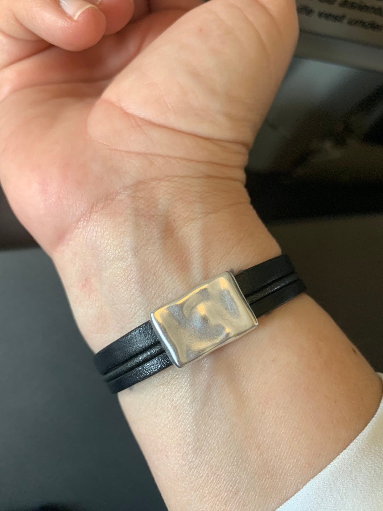 Black Leather Bracelet with Zamak Cross – Bold Centerpiece & Magnetic Clasp | chunky silver unisex cuff, uno de 50 style
