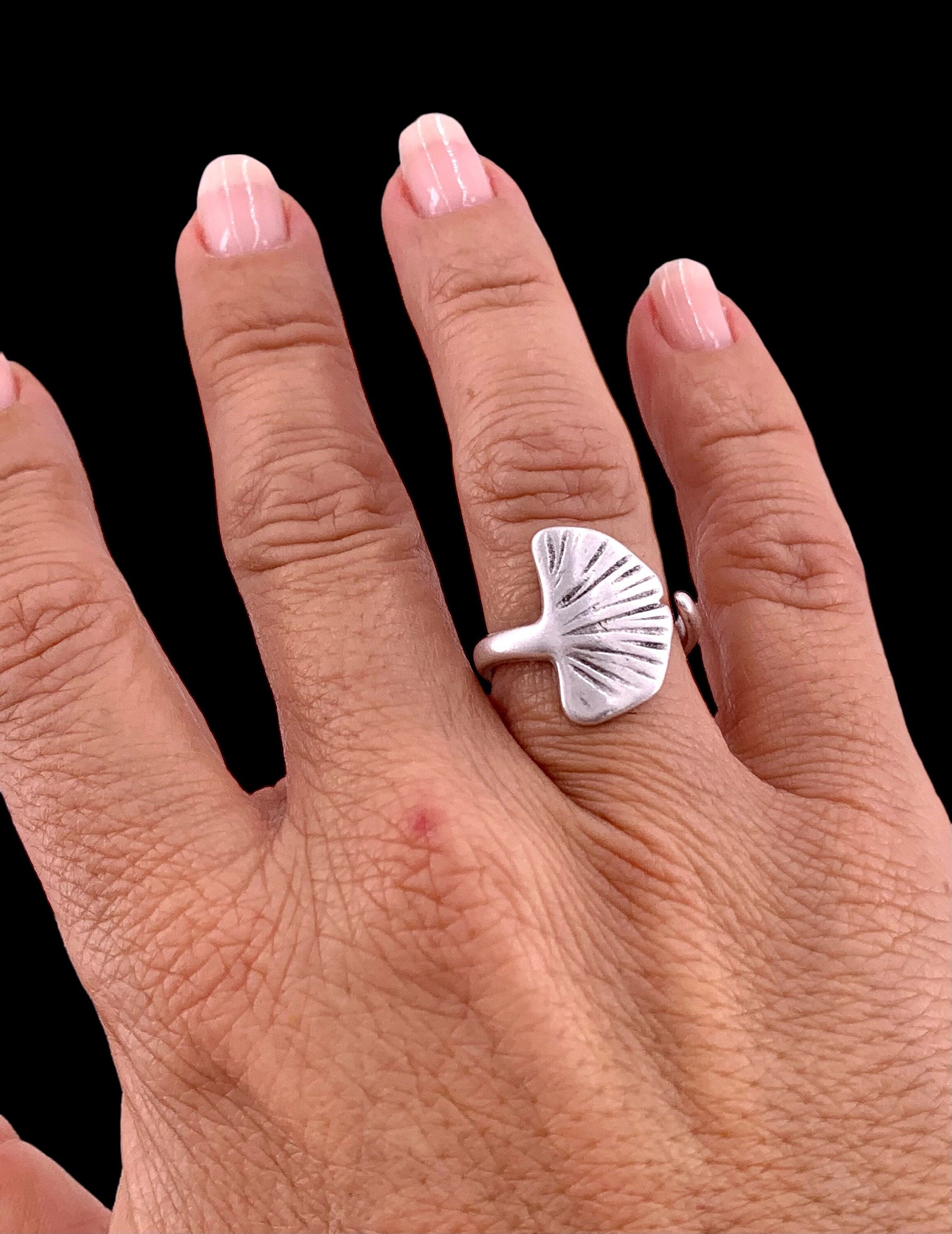 Ginkgo leaf ring, silver bohemian ring, delicate ring, adjustable bohemian ring, open band ring, gift for her, Uno de 50 style