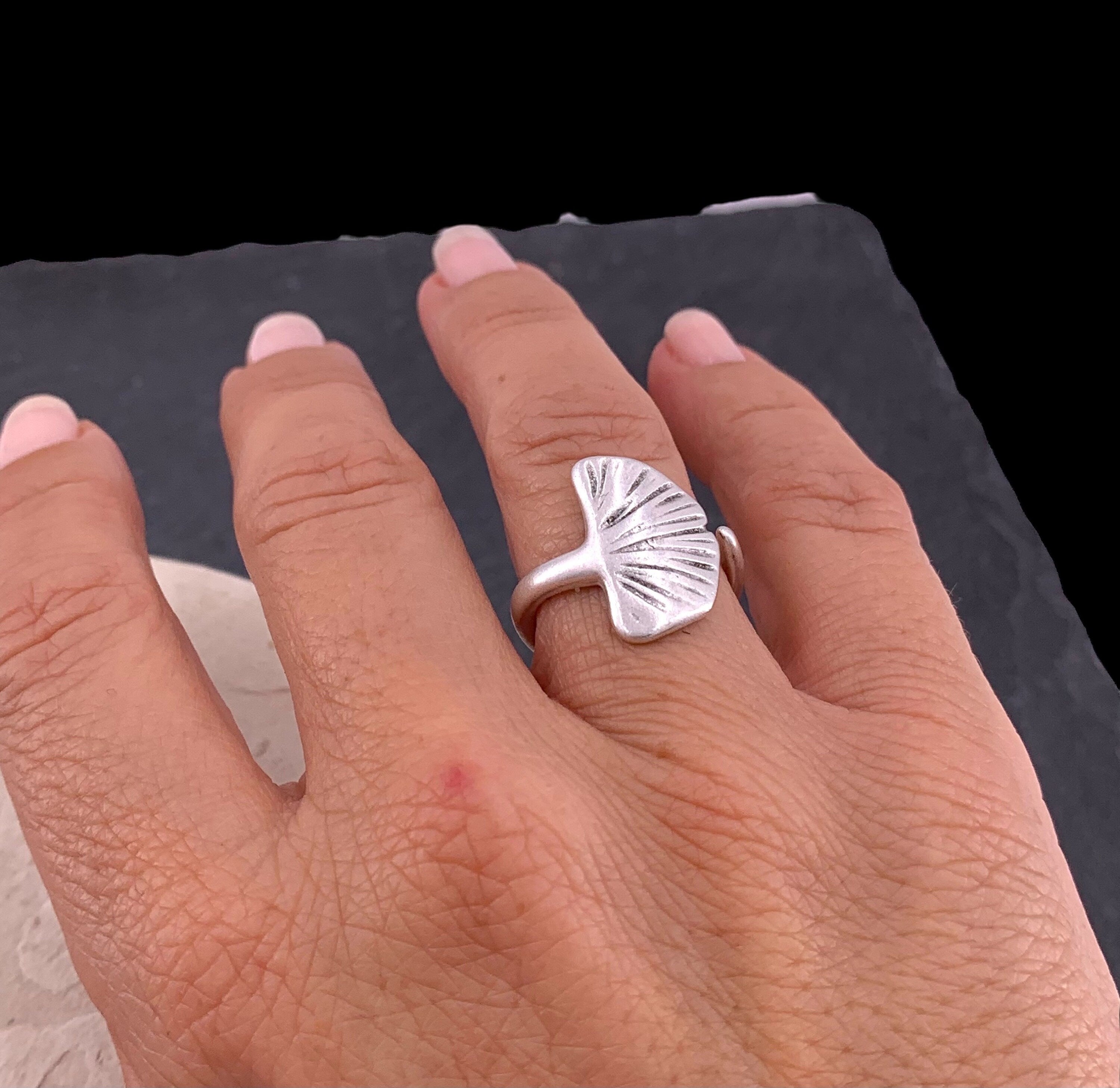 Ginkgo leaf ring, silver bohemian ring, delicate ring, adjustable bohemian ring, open band ring, gift for her, Uno de 50 style