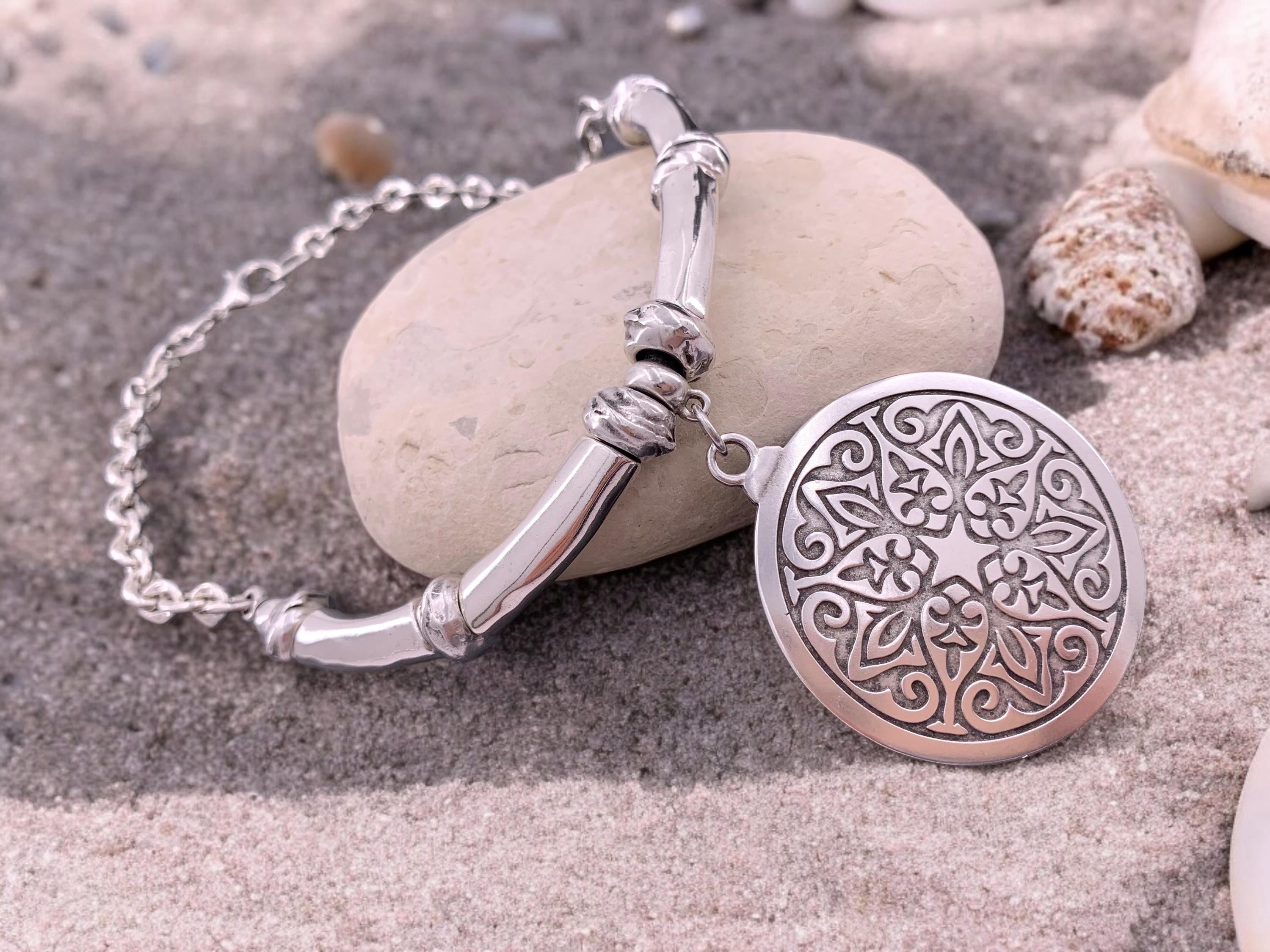 Chunky pendant necklace with big statement tribal circle, heavyweight necklace, voluminous necklace, bold silver chain necklace, gift