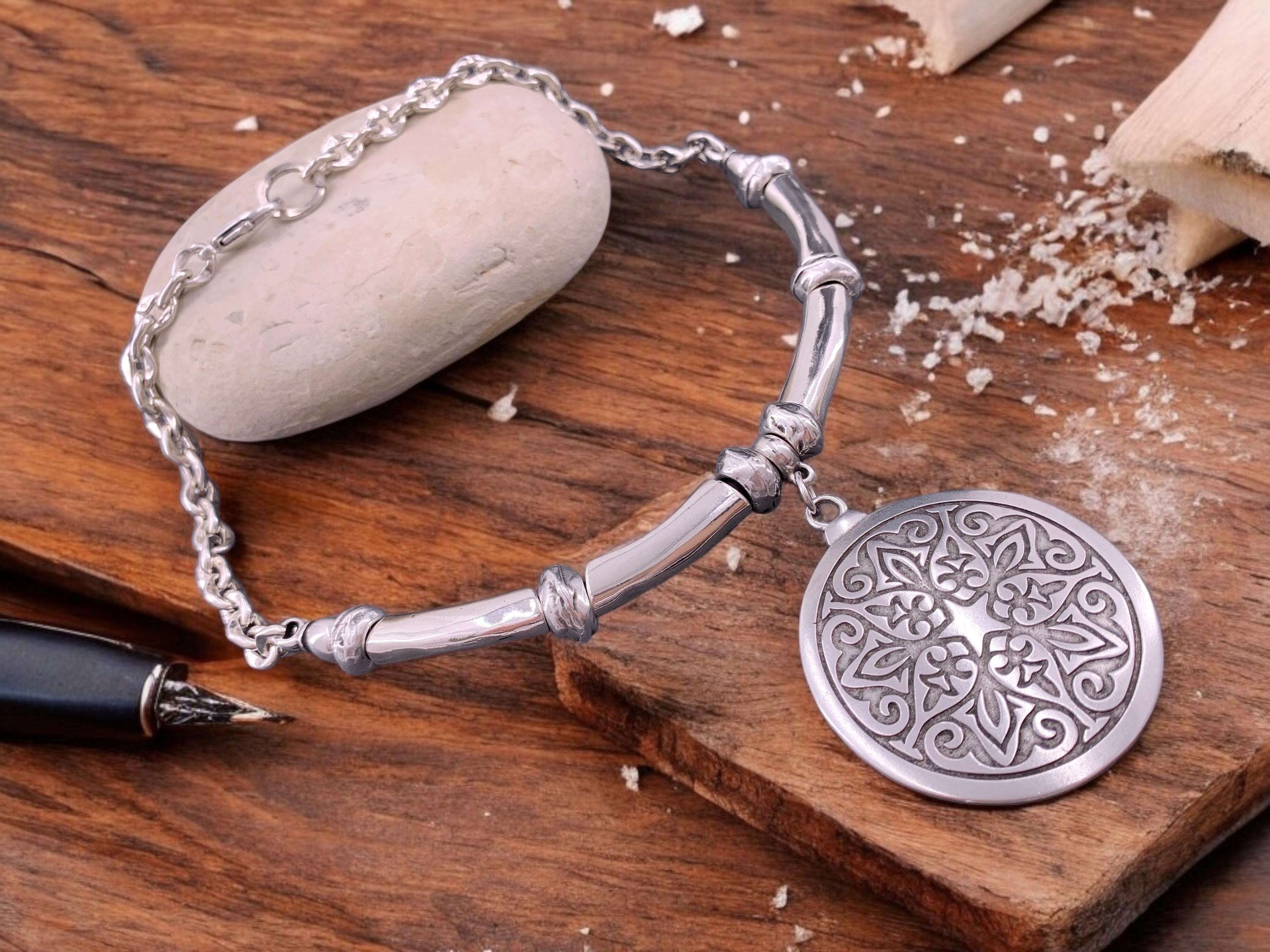 Chunky pendant necklace with big statement tribal circle, heavyweight necklace, voluminous necklace, bold silver chain necklace, gift