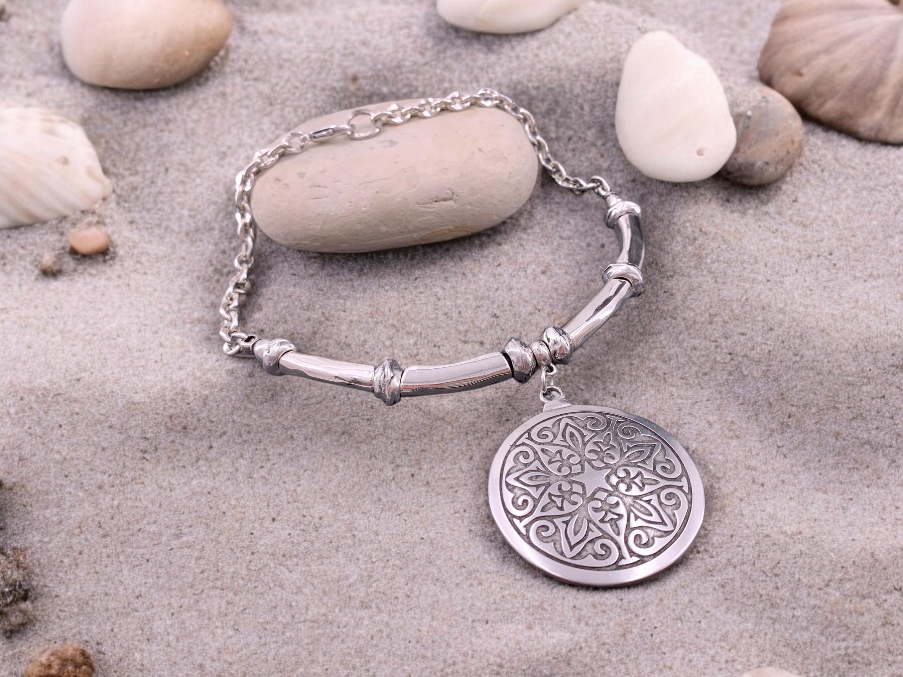 Chunky pendant necklace with big statement tribal circle, heavyweight necklace, voluminous necklace, bold silver chain necklace, gift