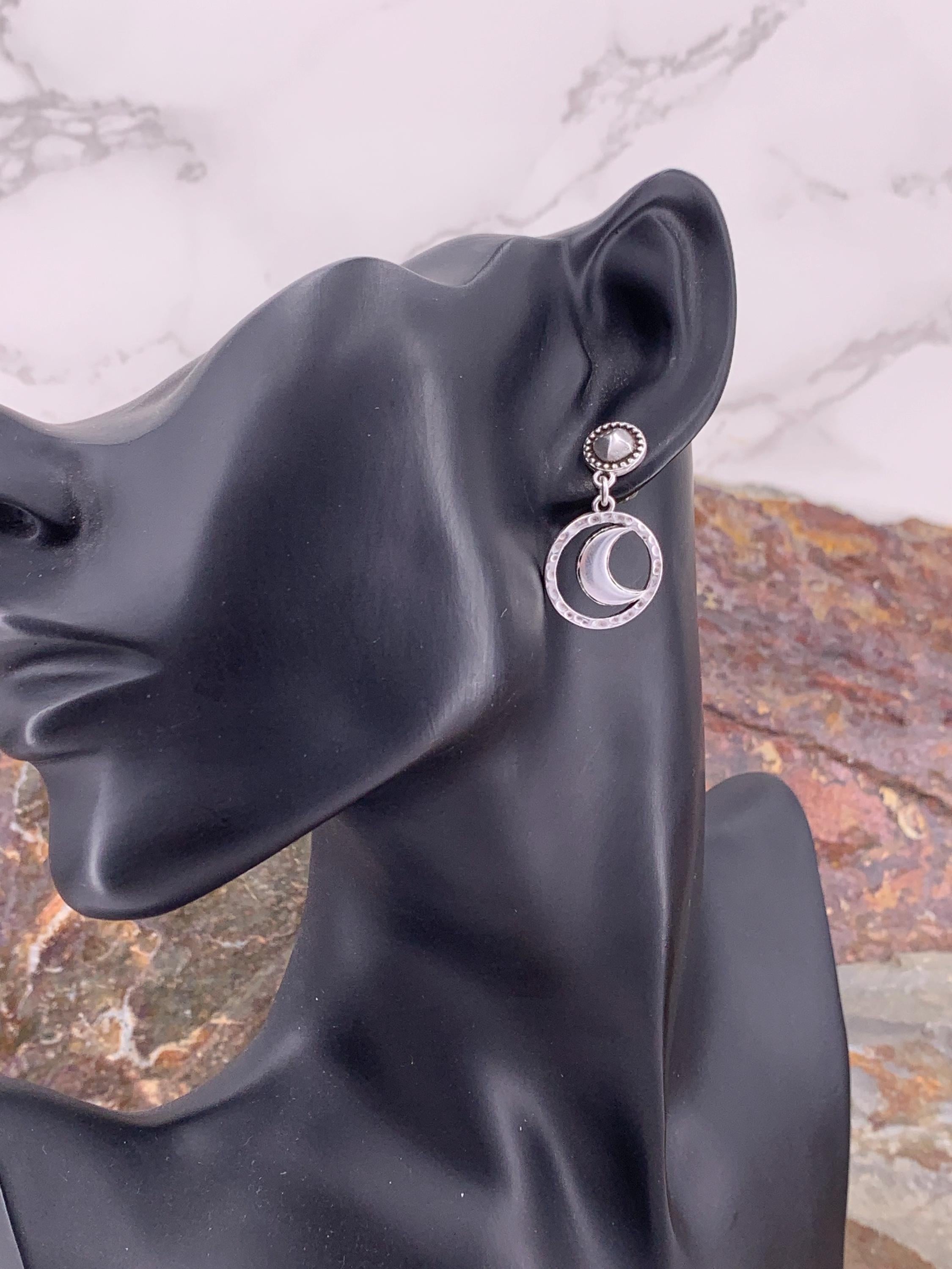 Moon silver dropped earring, carved moon earrings, silver tribal earrings, engraved drop earrings, bohemian earrings, uno de 50 style,