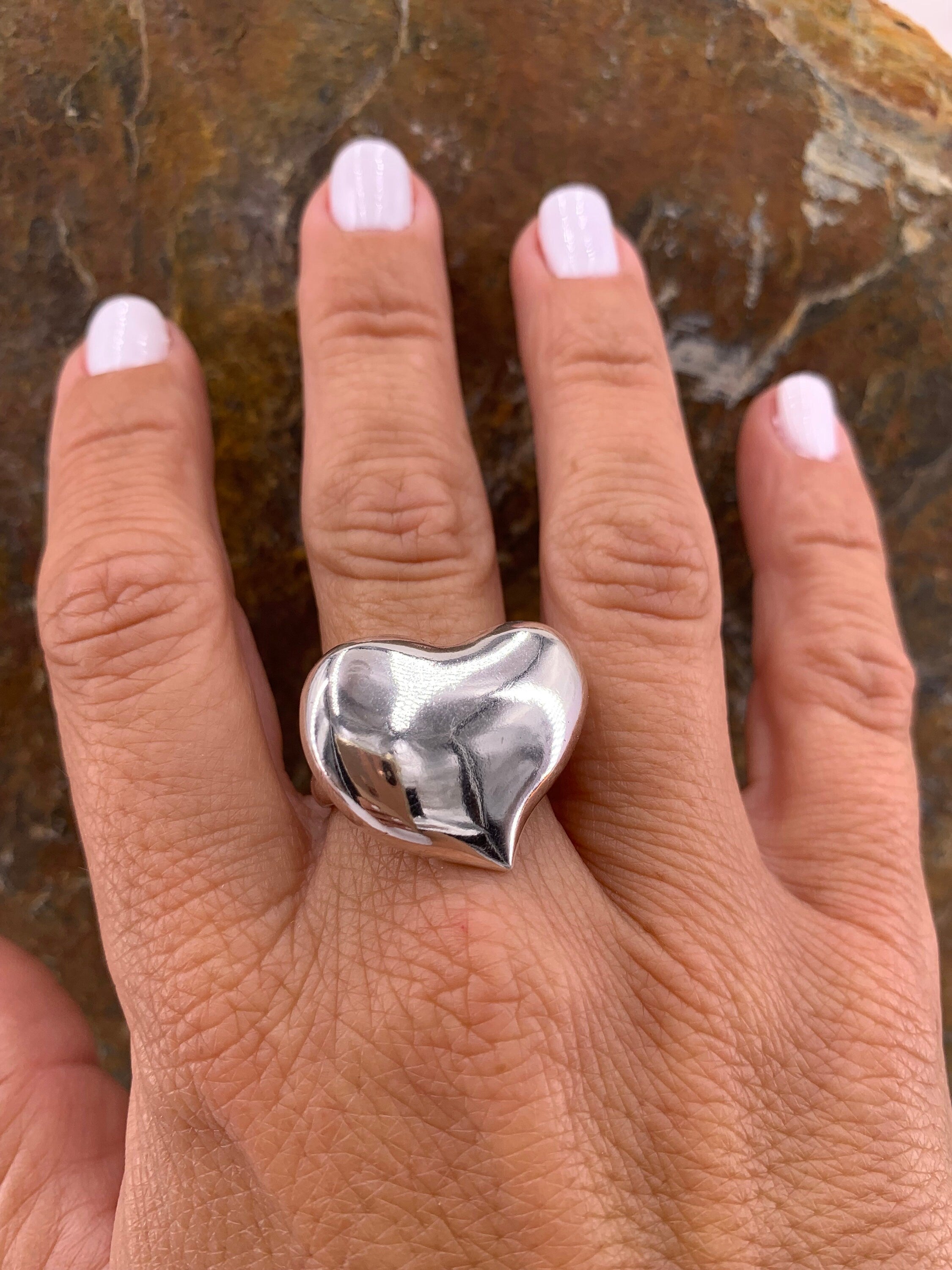 Anillo grueso, anillo boho de plata, anillo de plata boho grabado, anillo de corazón grande, anillo de declaración