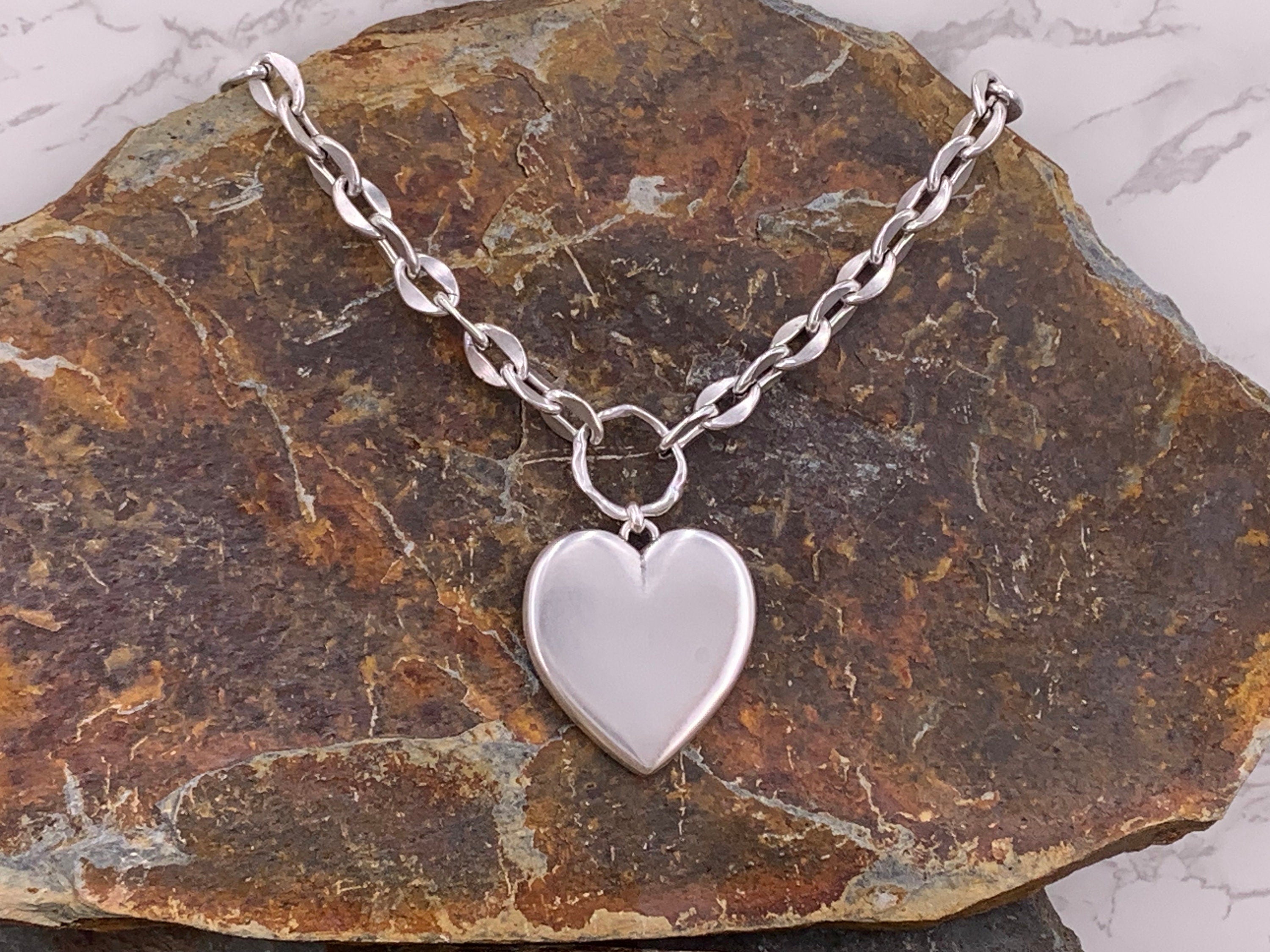 Spectacular chunky silver chain necklace and large heart pendant, silver heavy necklace, special oversize chain necklace, uno de 50 style,