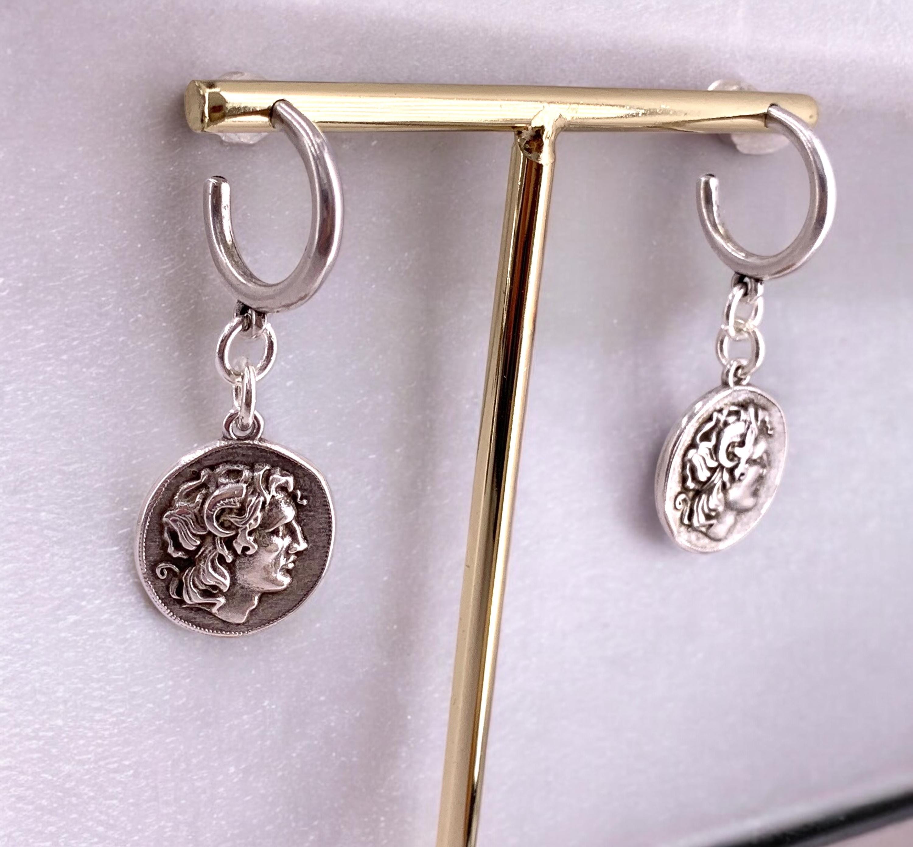 Huggie hoop dangle coins silver earrings, dropped silver coins earrings, hoop earrings, uno de 50 style, bohemian earrings, gift for women
