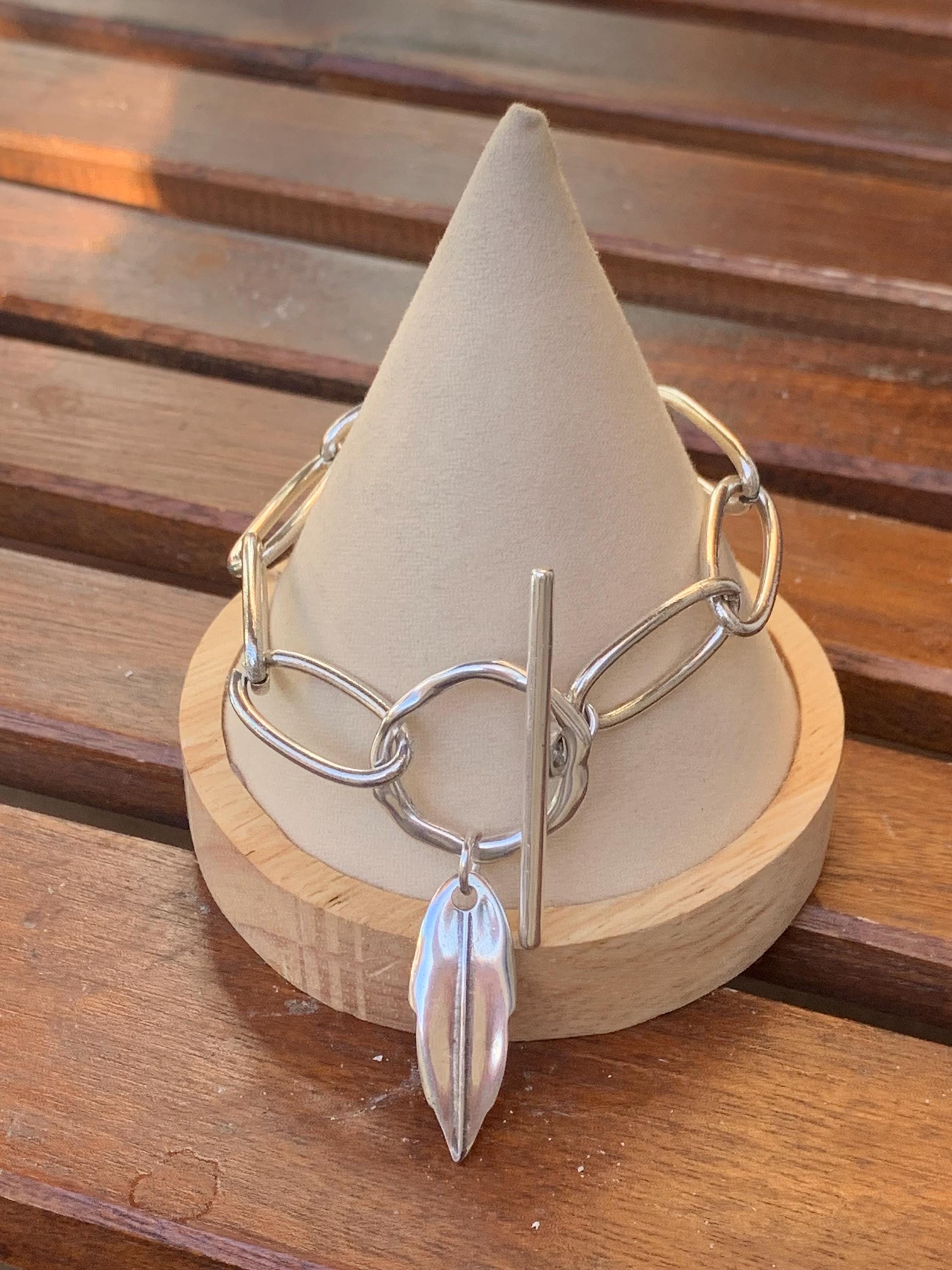 Big link silver toggle bracelet with leaf pendant bracelet, pendant chunky bracelet, uno de 50 style, customized bracelet, valentines gift