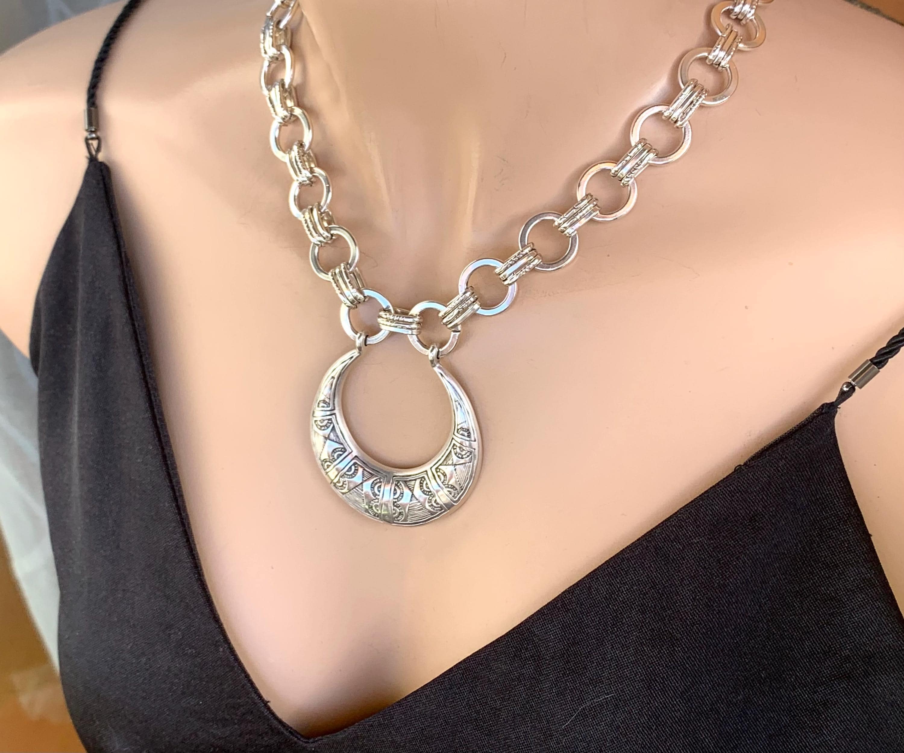 Tribal statement pendant chunky chain silver necklace, bold chain necklace, big pendant necklace, bulky necklace, uno de 50 style, gift