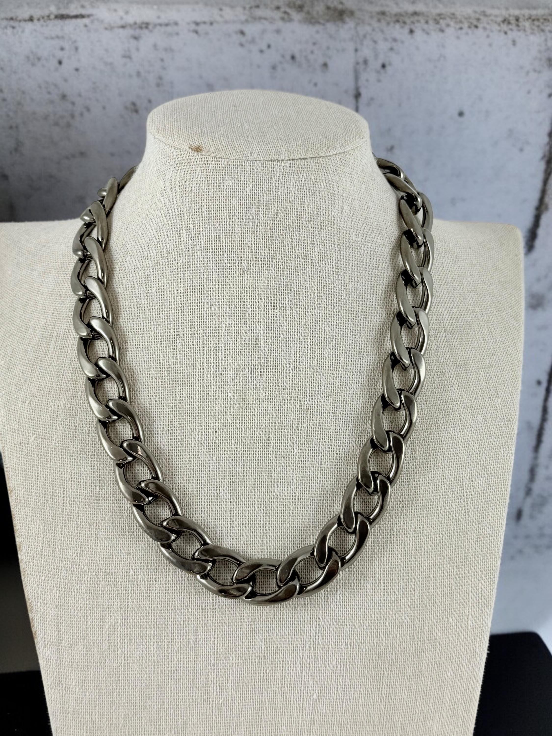 Chunky graphite lightweight chain necklace with toggle clasp, statement chain necklace, big link silver chain necklace, uno de 50 style,
