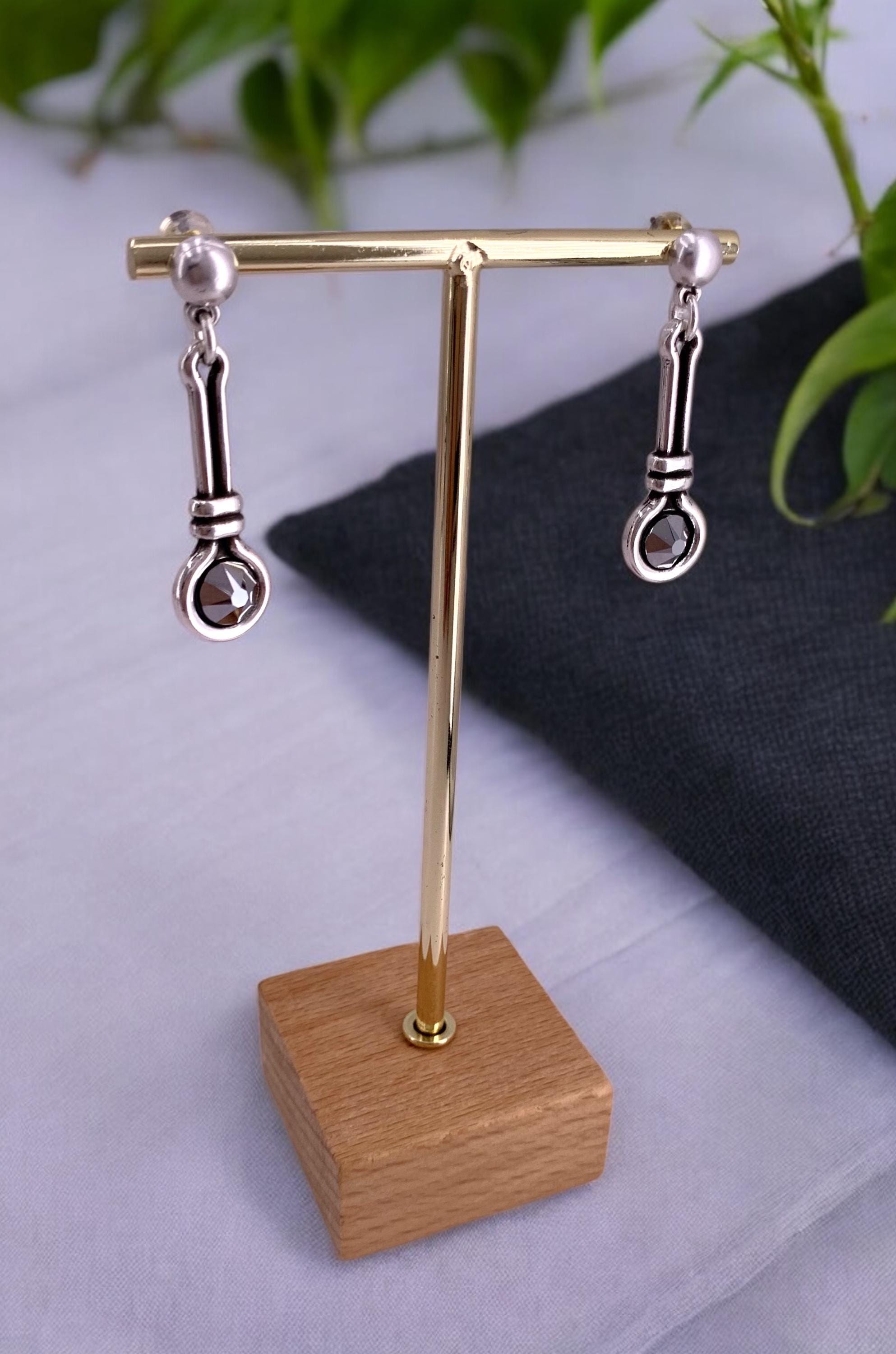 Silver dangling earrings with Swarovski crystal, stunning medium size earring, dangle earrings, uno de 50 style, valentines gift for her
