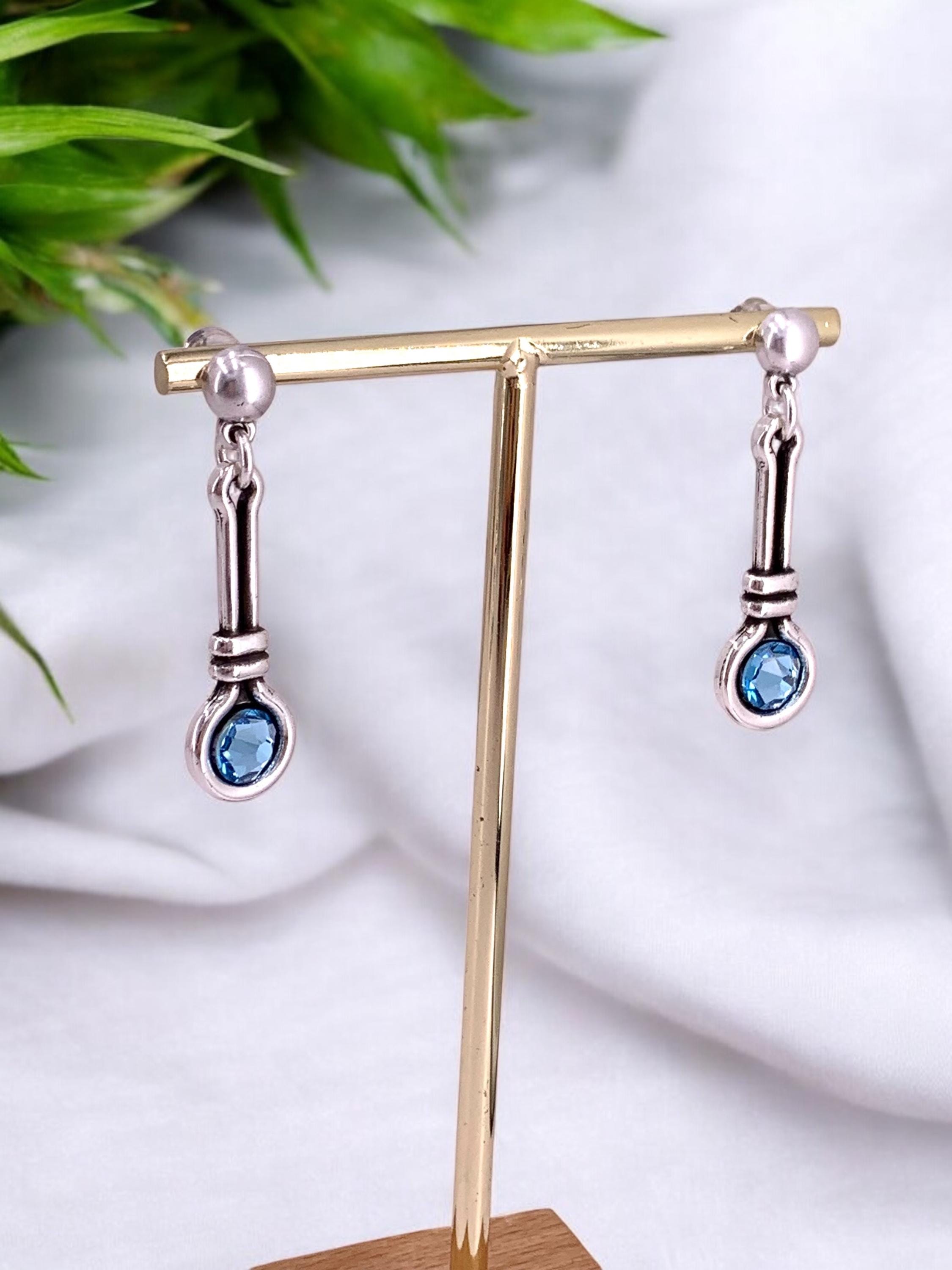 Silver dangling earrings with Swarovski crystal, stunning medium size earring, dangle earrings, uno de 50 style, valentines gift for her