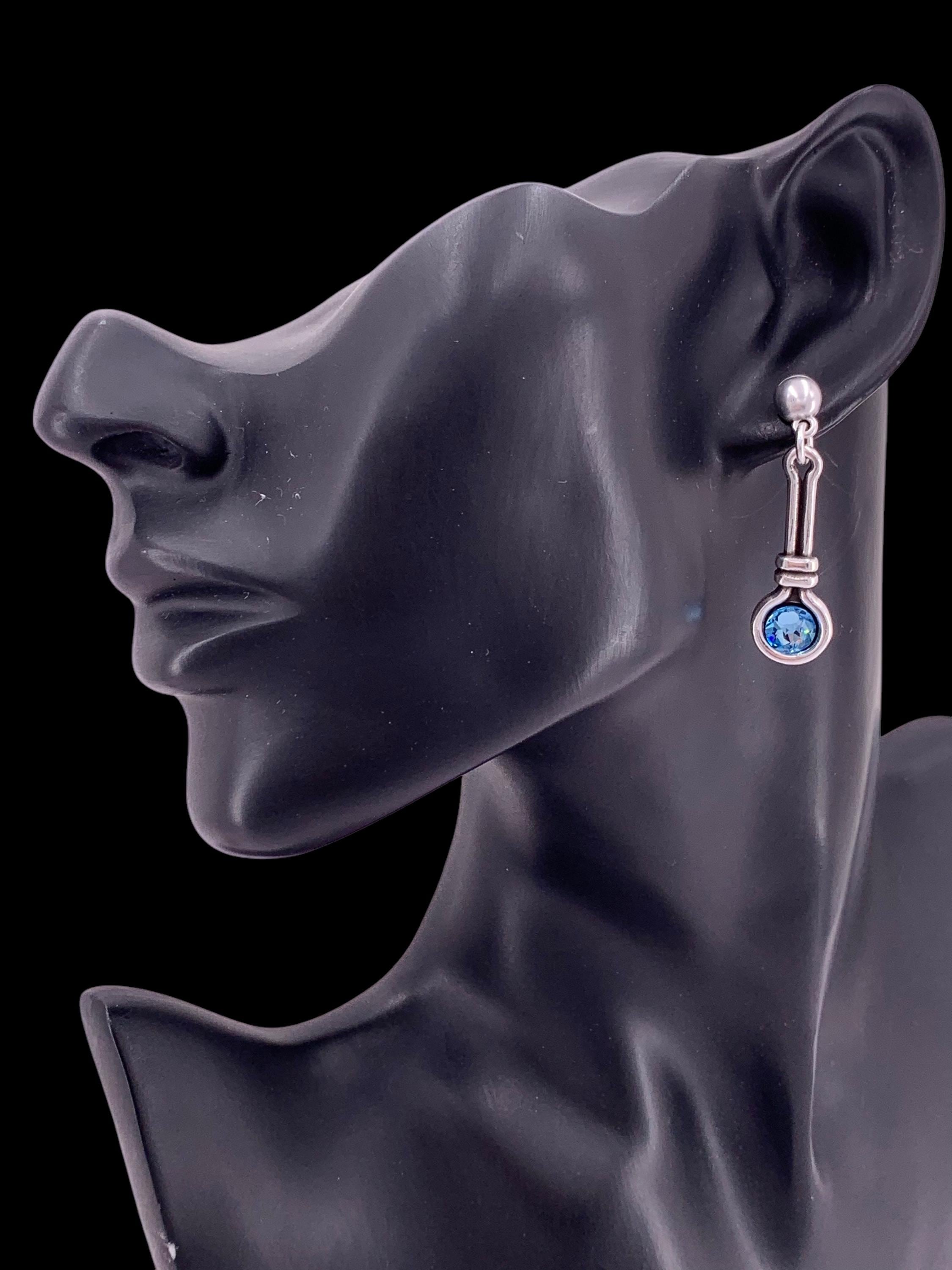 Silver dangling earrings with Swarovski crystal, stunning medium size earring, dangle earrings, uno de 50 style, valentines gift for her