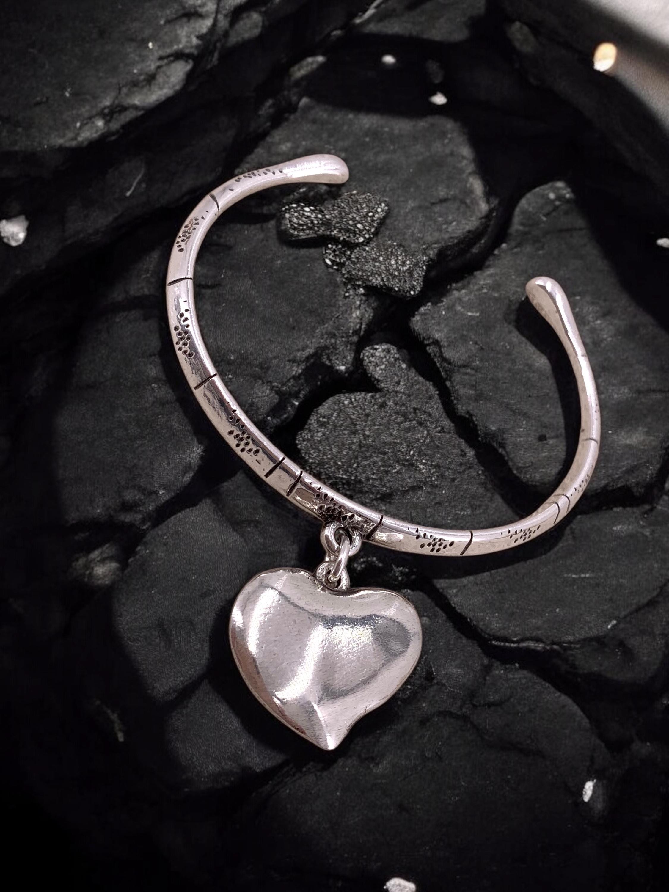 Silver engraved rigid silver cuff bracelets with heart pendant, silver engraving open bangle, uno de 50 style, padlock bracelet, gift