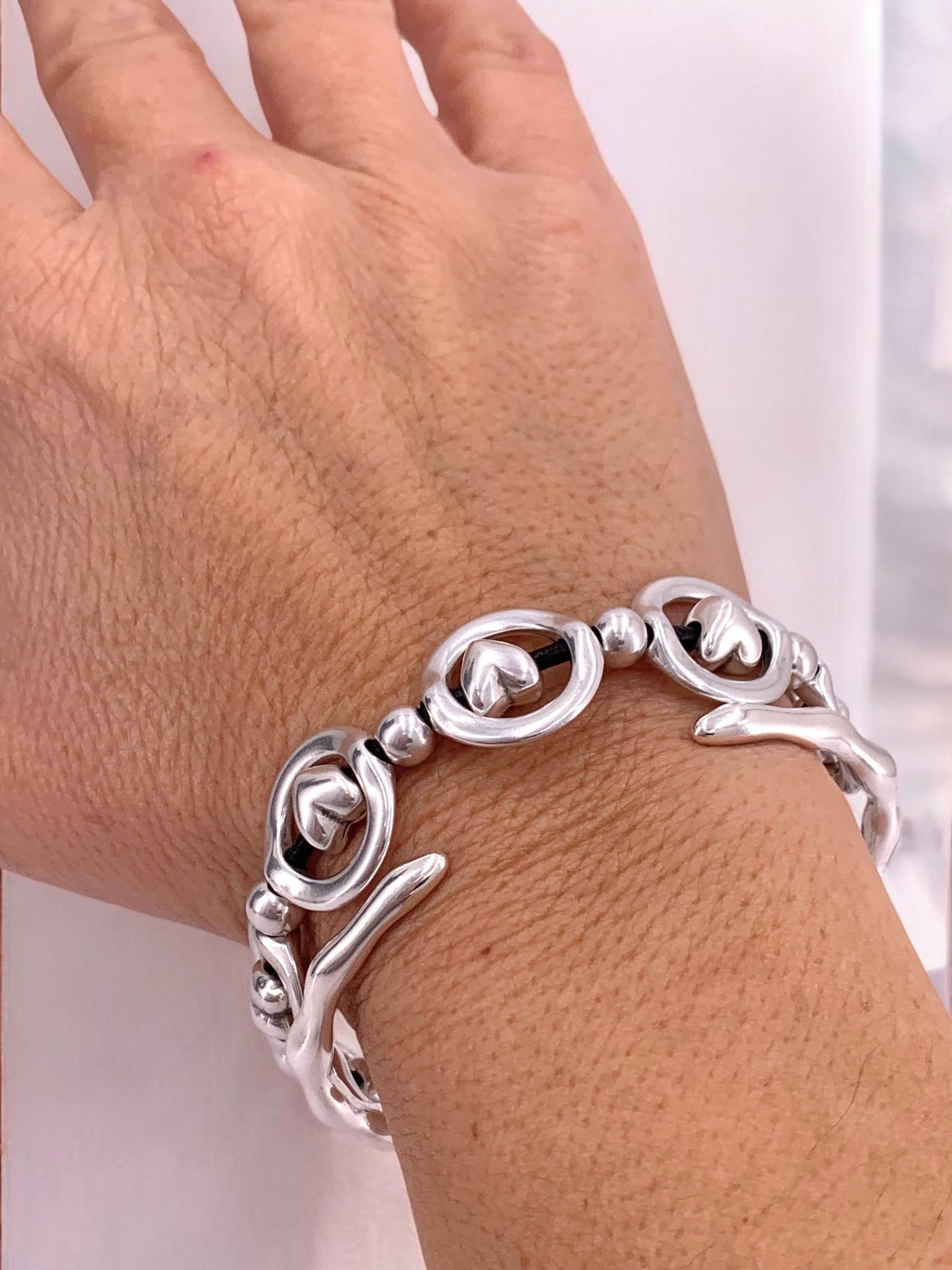 Eye-catching chunky leather bracelet with silver heart-shaped beads, perfect Valentine’s Day gift, bulky bracelet, uno de 50 style,
