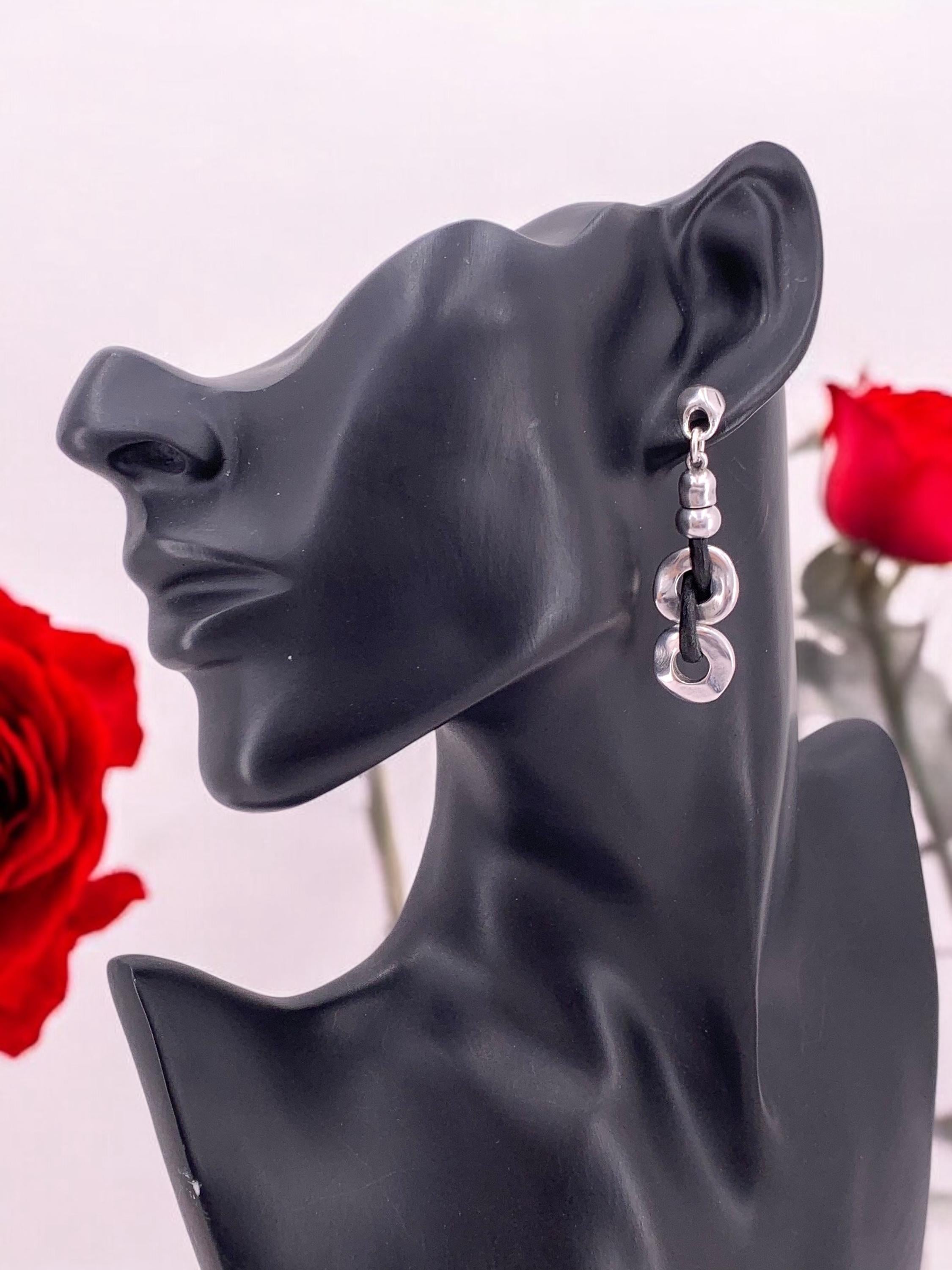 Chunky Silver-Plated chocolate oversized Chain Earrings with Spanish Leather – Artisan Statement Design by Kukuri -uno de 50 style