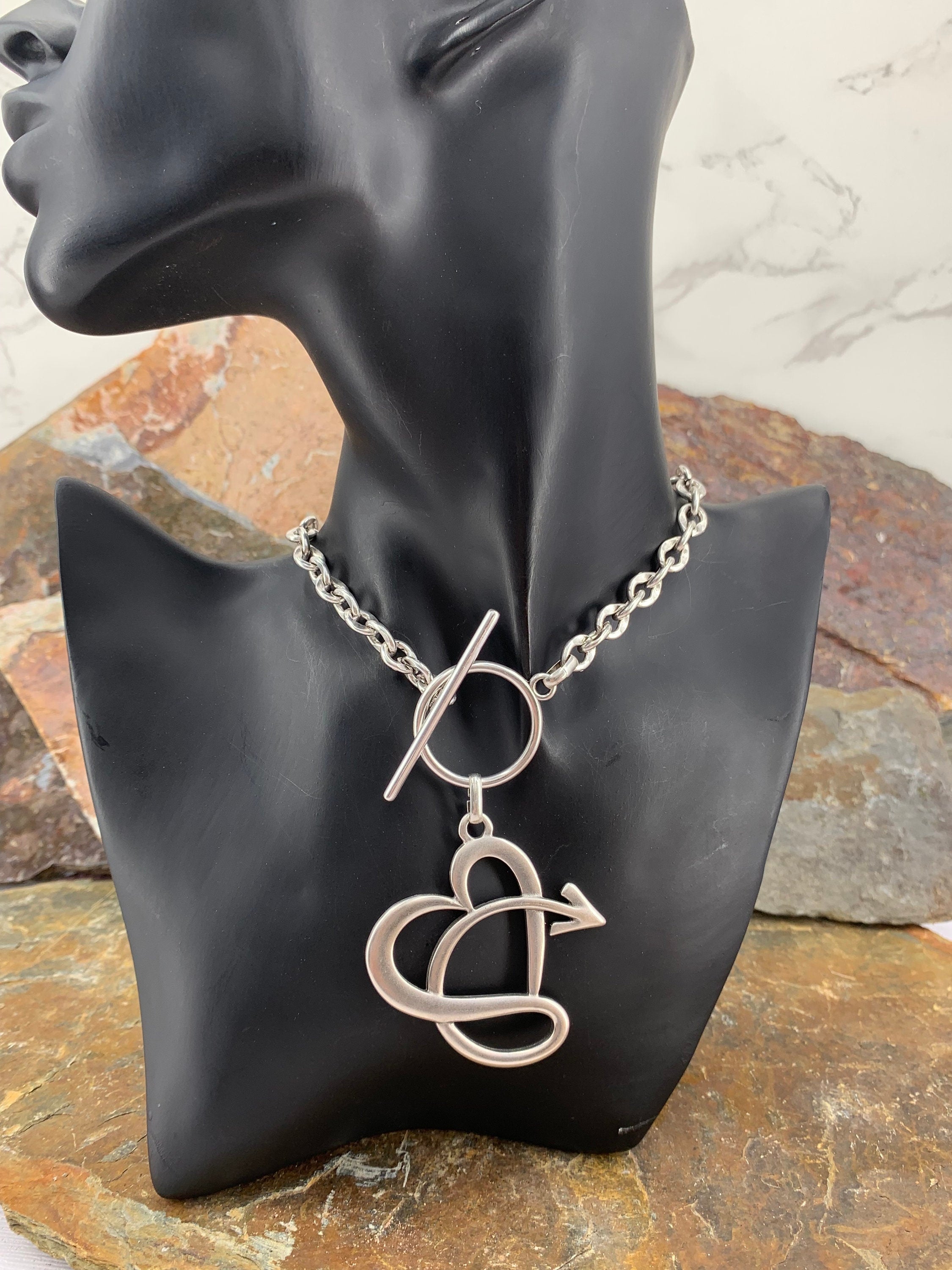 Chunky Silver Heart pendant Choker – Bold Chain toggle Necklace – Handmade Kukuri Jewelry