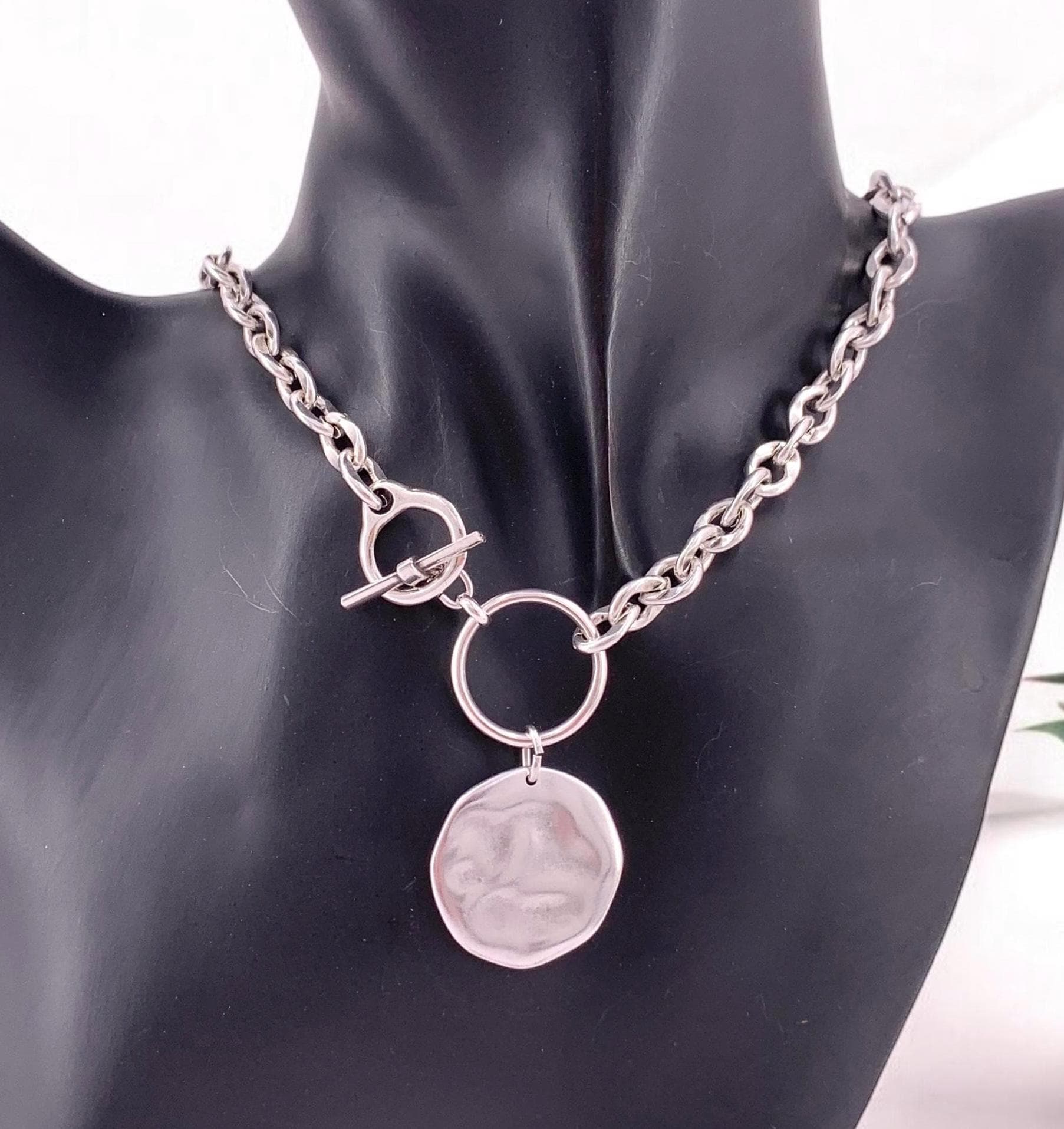 Chunky Silver Chain Necklace – Toggle Clasp & Disc Pendant – Statement Jewelry – Kukuri Jewelry