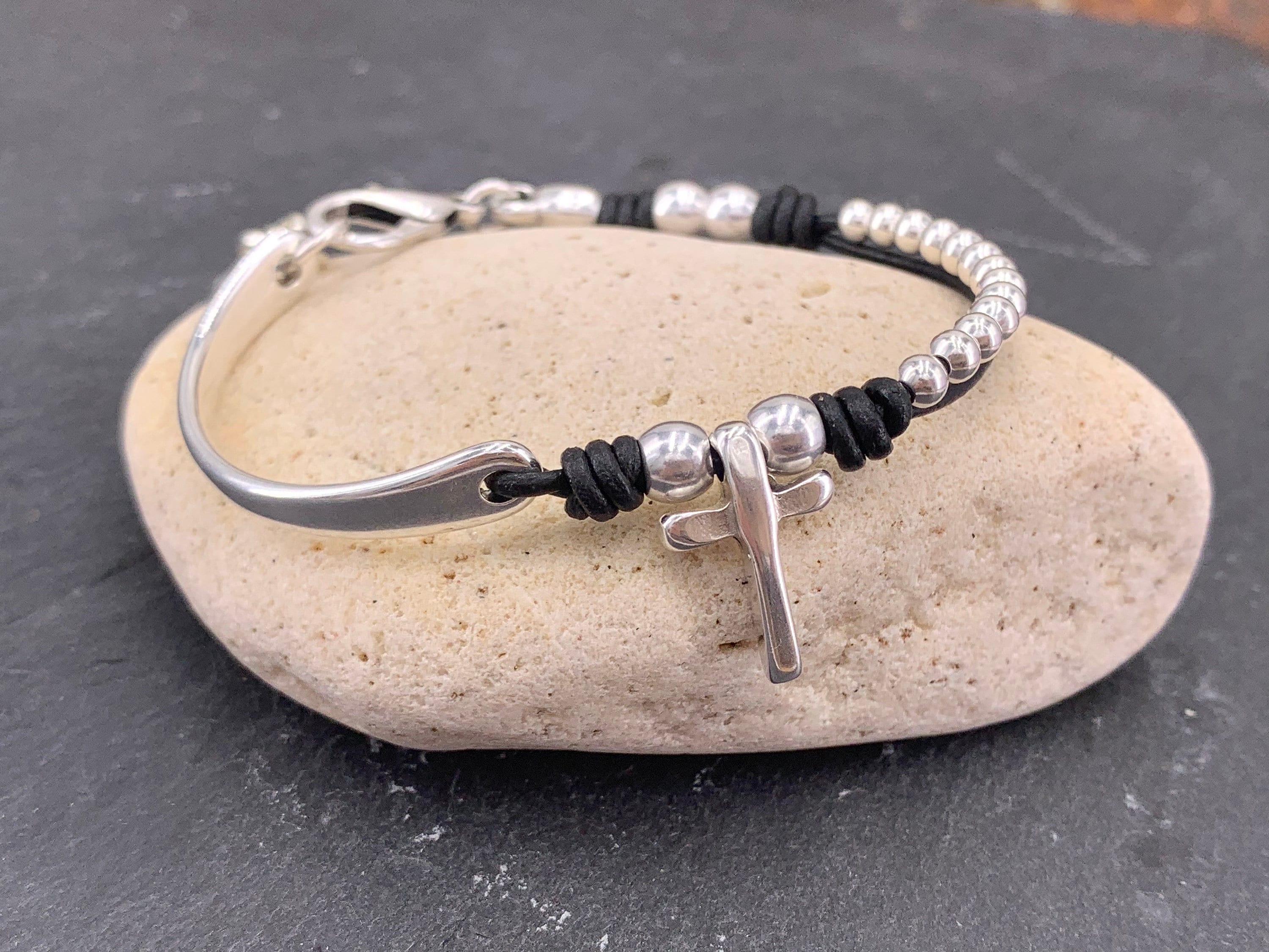 Pulsera de cuero con colgante de cruz, cuentas de plata, brazalete bohemio ajustable, joyería Kukuri