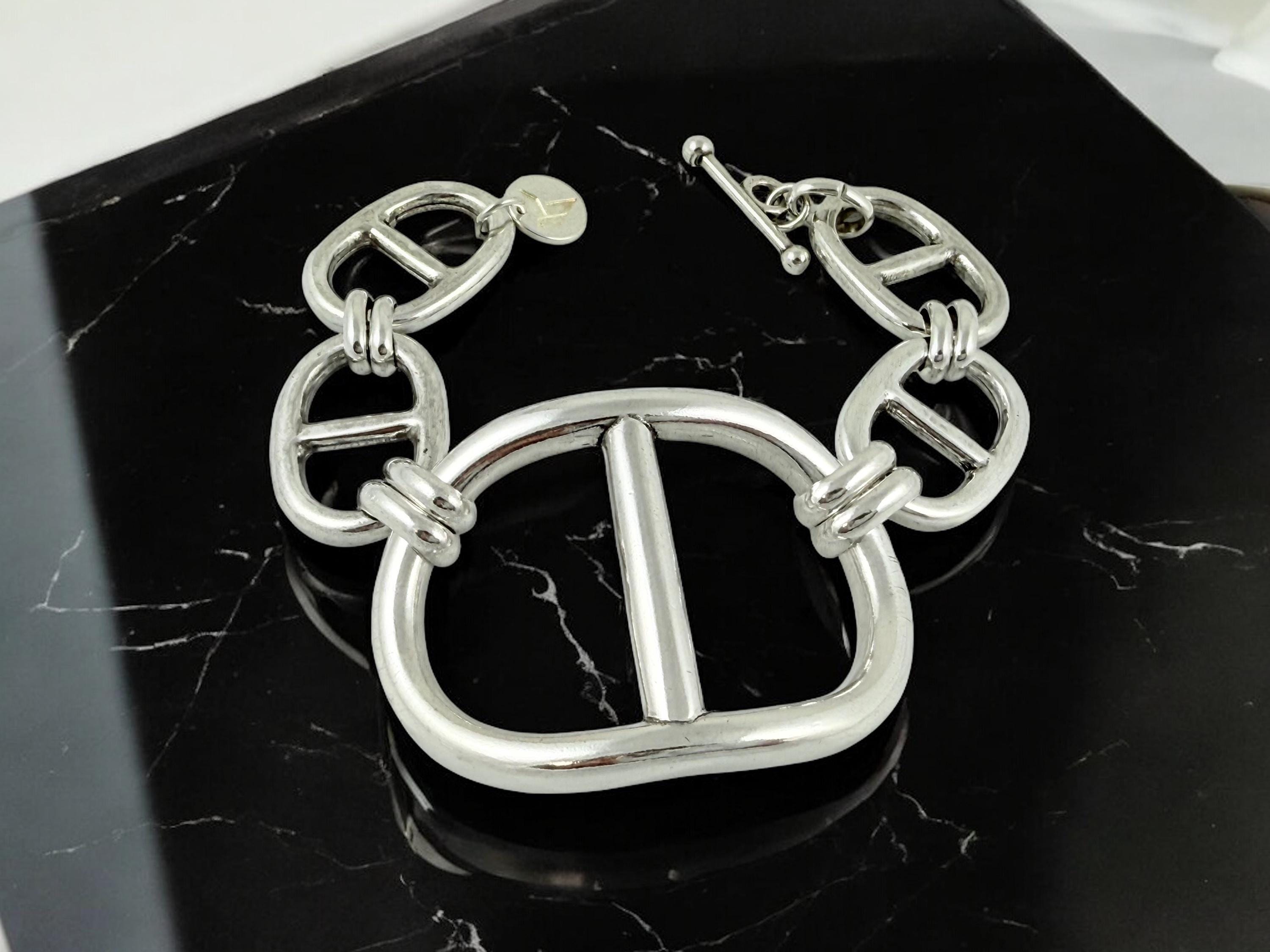 Pulsera de plata maciza con eslabones marineros, estilo brutalista, cierre de palanca ajustable, joyería kukuri hecha a mano.