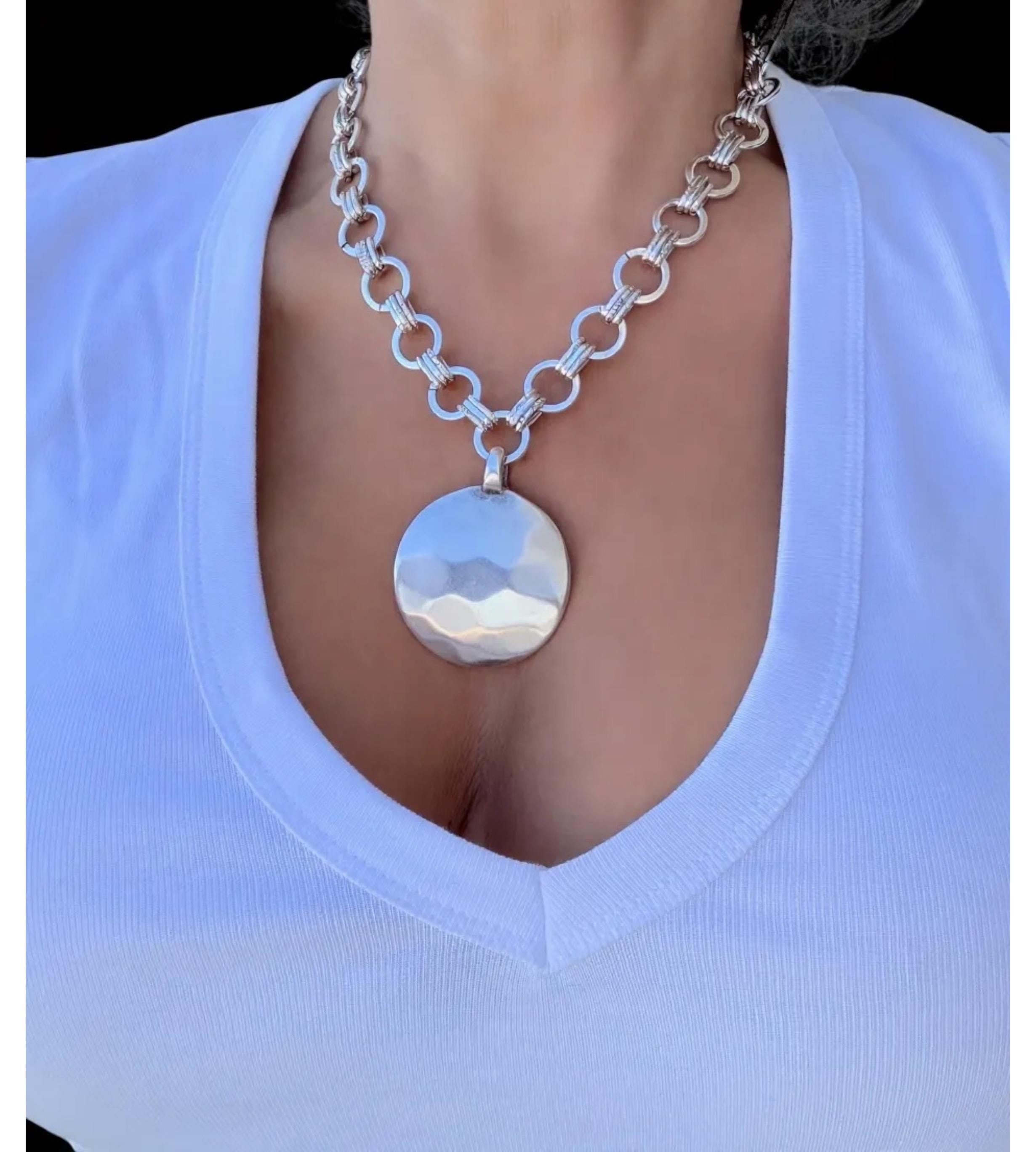 Chunky Hammered Pendant silver Necklace – Engraved Circle bold Chain – Handmade Kukuri Jewelry