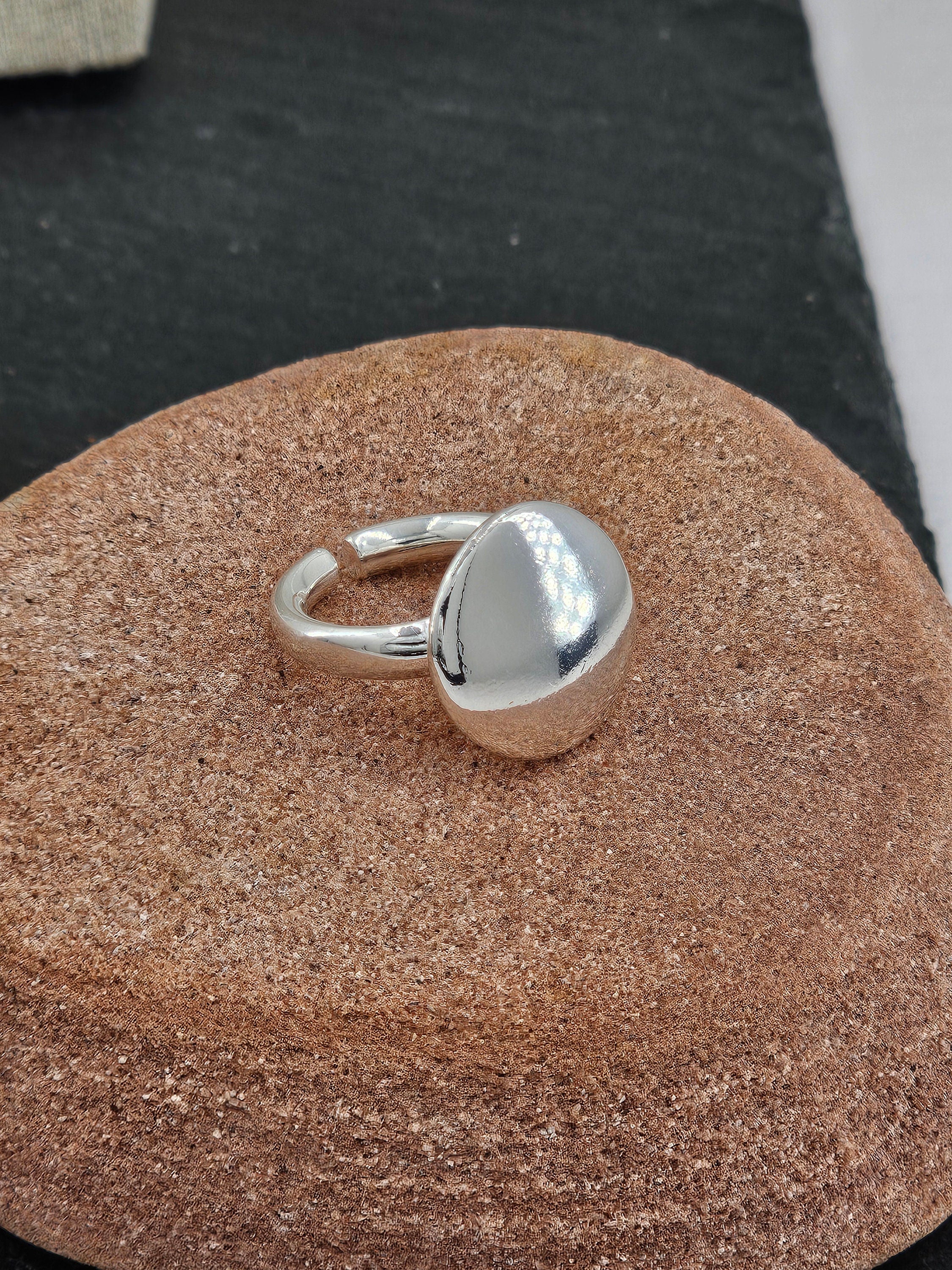 Chunky ring, silver boho ring, round boho silver ring, button silver ring, statement ring, Uno de 50 style