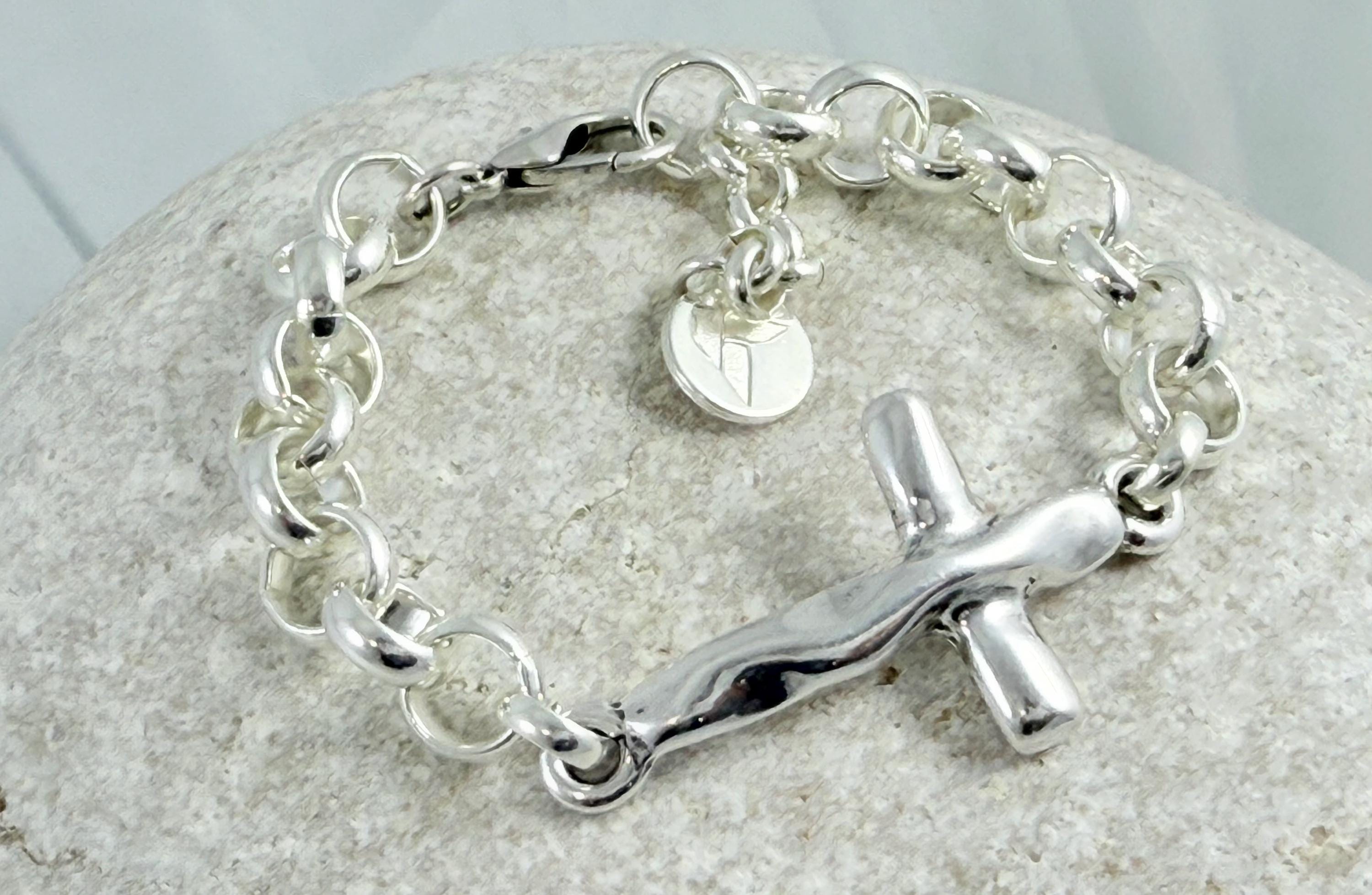 Chunky Silver chain bracelet with hammered cross, bold link rolo bracelet, heavyweight chain bracelet, voluminous bracelet,