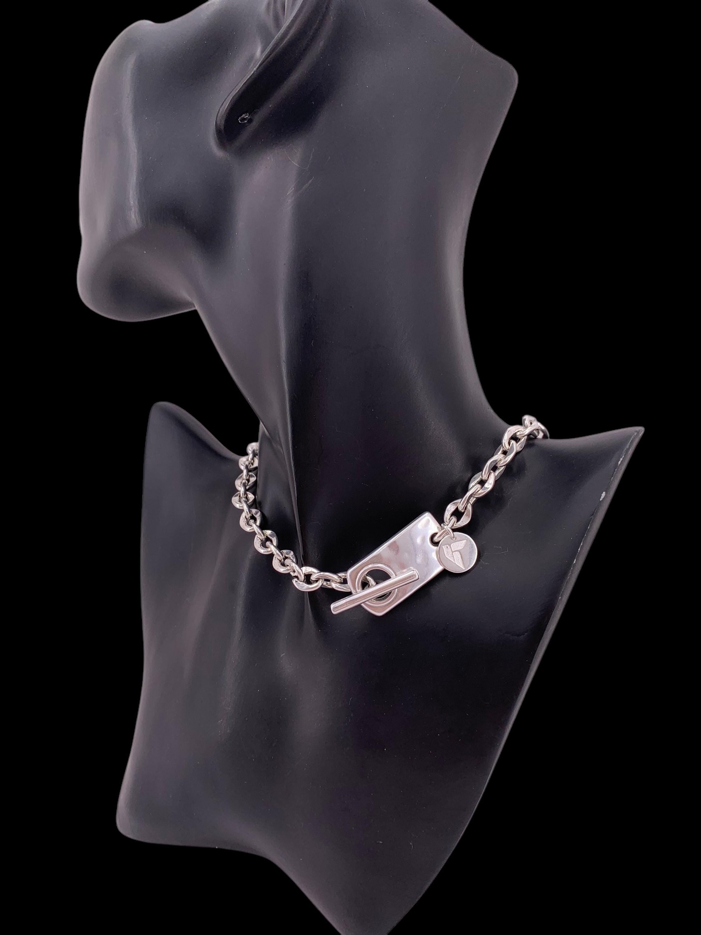 Artisian Chunky silver plated toggle clasp necklace, industrial style