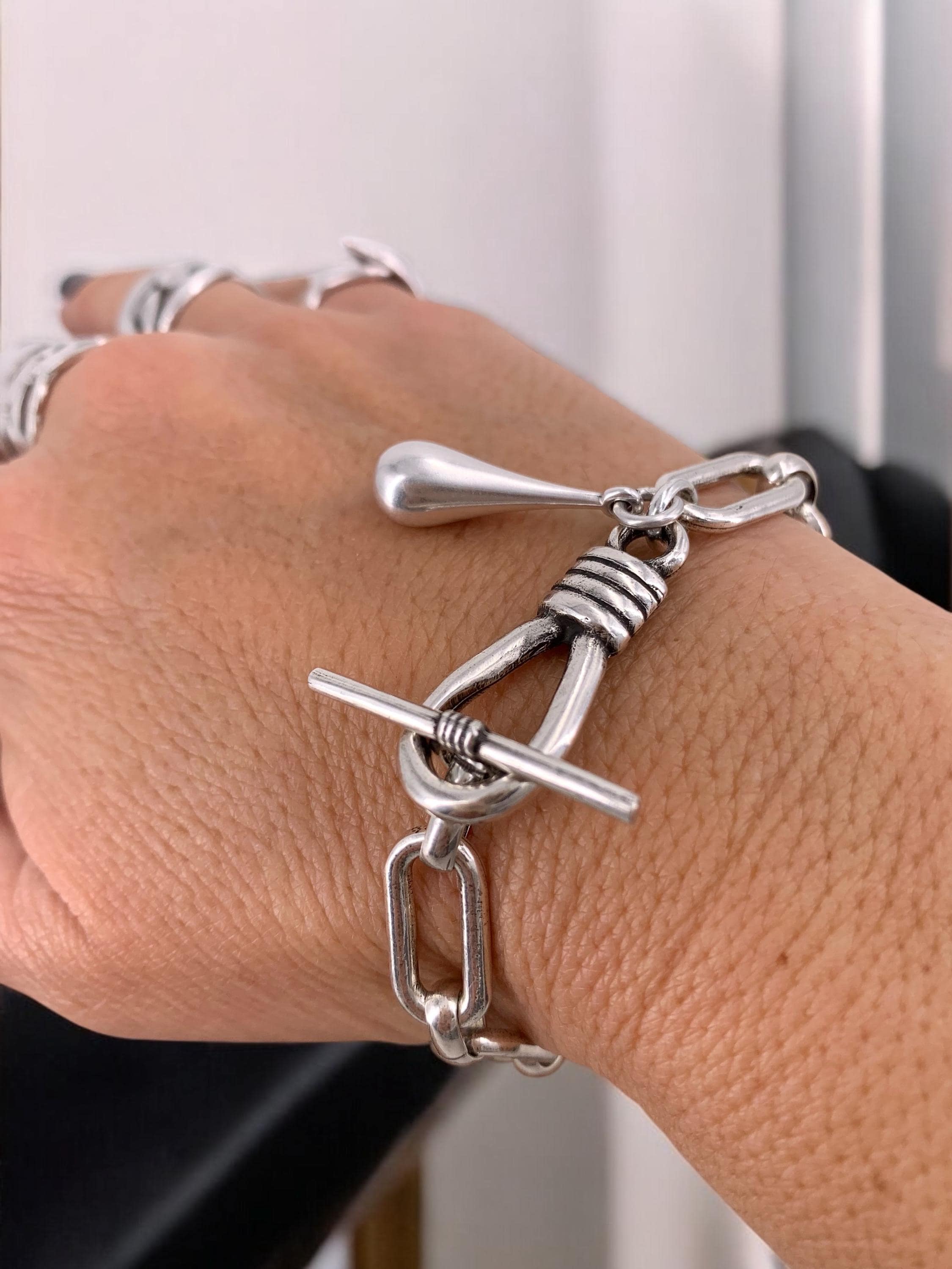 Chunky Silver Chain Bracelet with Pendulum Charm – Bold Large-Link Design with Toggle Clasp – Statement Jewelry -