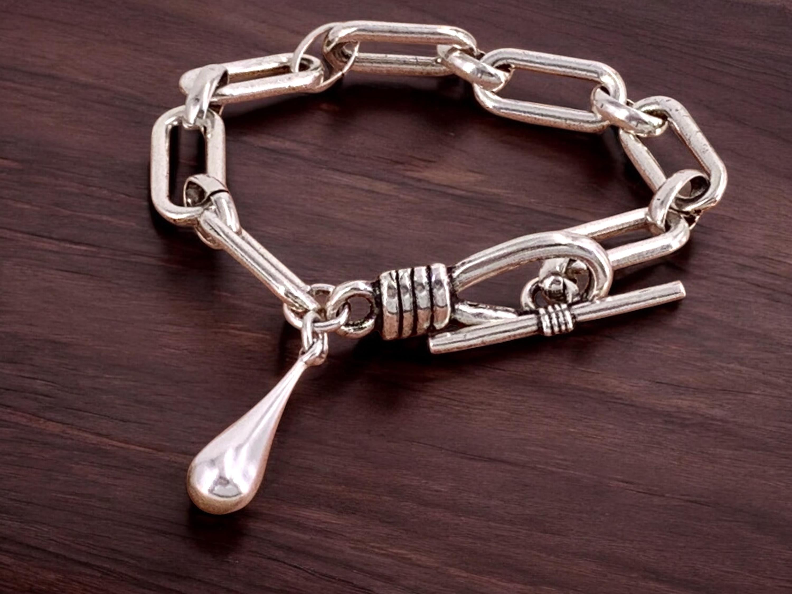 Chunky Silver Chain Bracelet with Pendulum Charm – Bold Large-Link Design with Toggle Clasp – Statement Jewelry -
