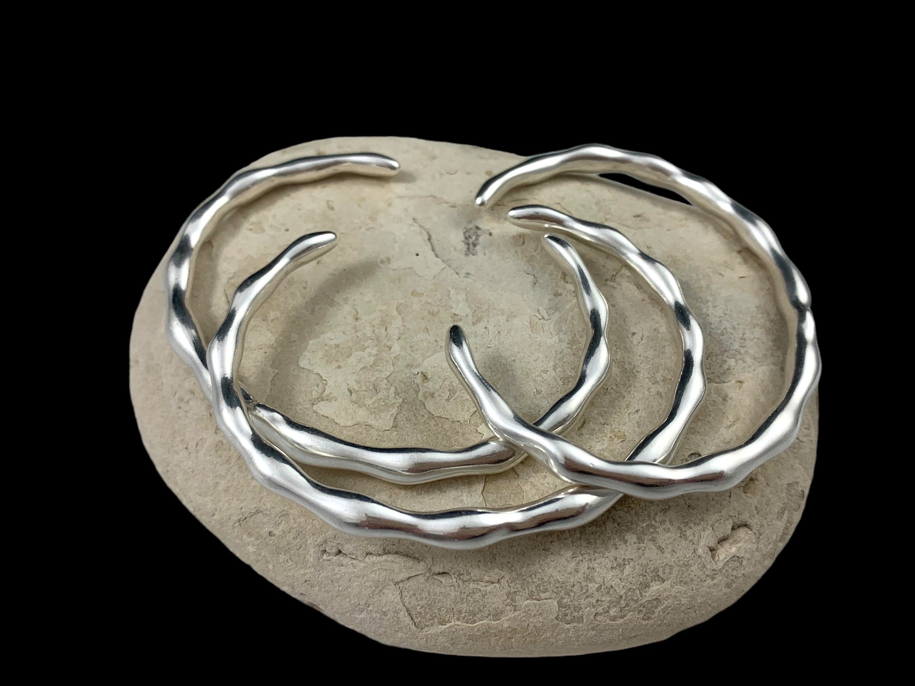 Silver Hammered Organic Cuff Bracelet – Unisex Vintage Open Bangle – Chunky 80s-Inspired Design – Kukuri Jewelry